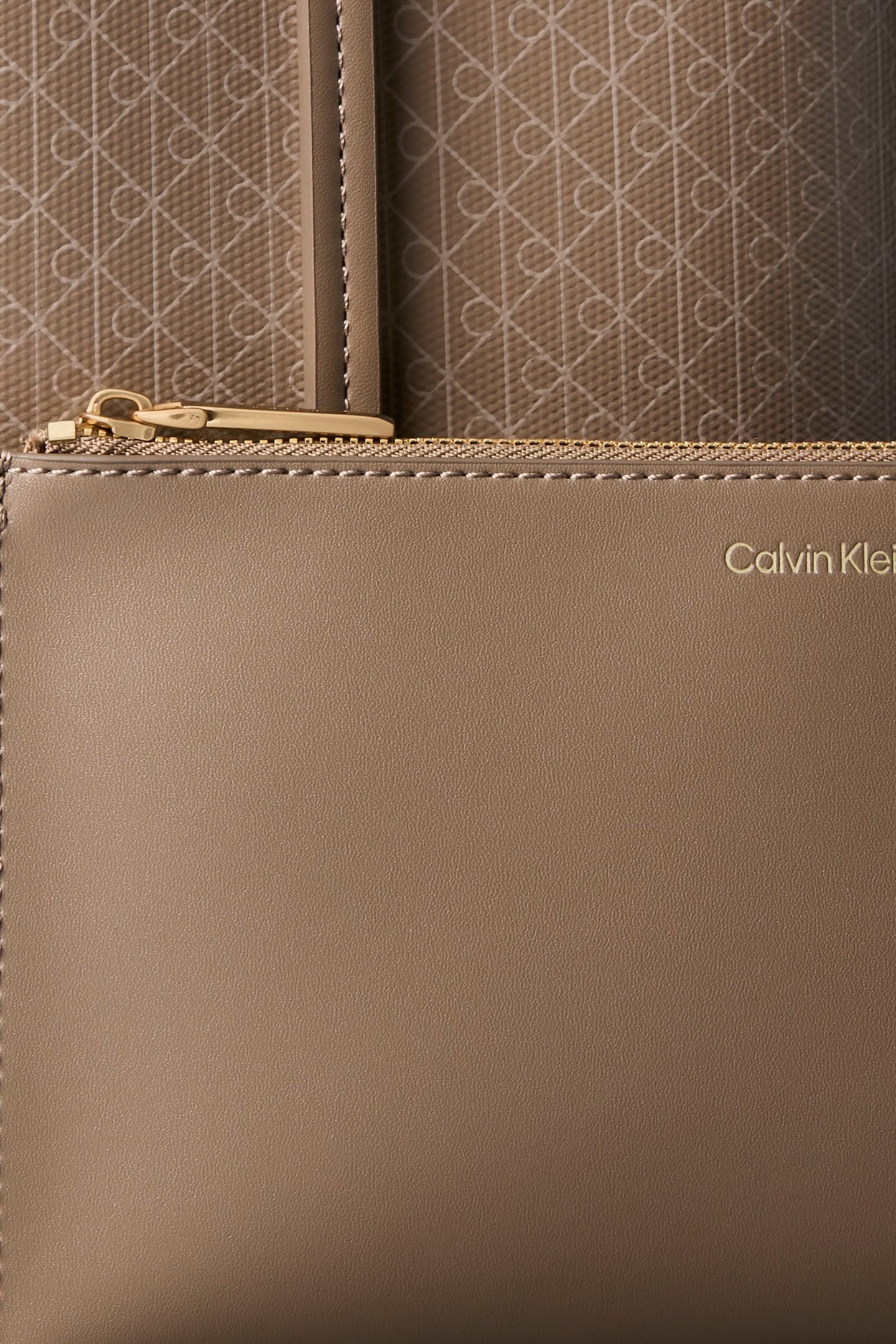 EMBLEM AOP SMALL TOTE BAG DESERT TAUPE 4