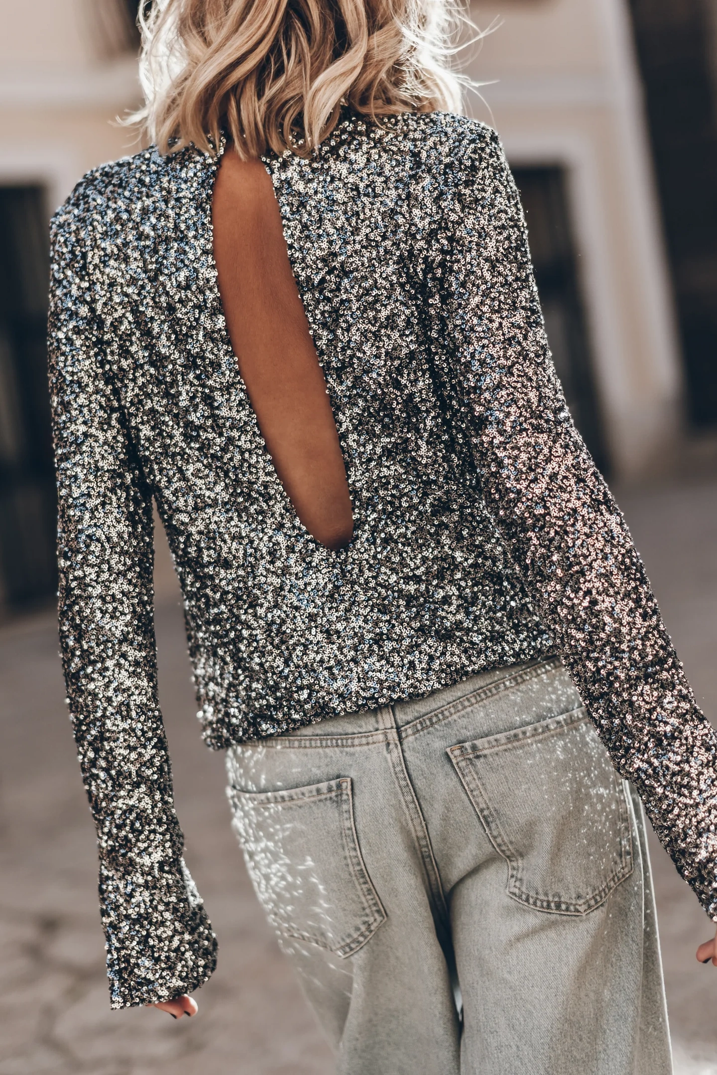 THE DARK SEQUIN BLOUSE 3