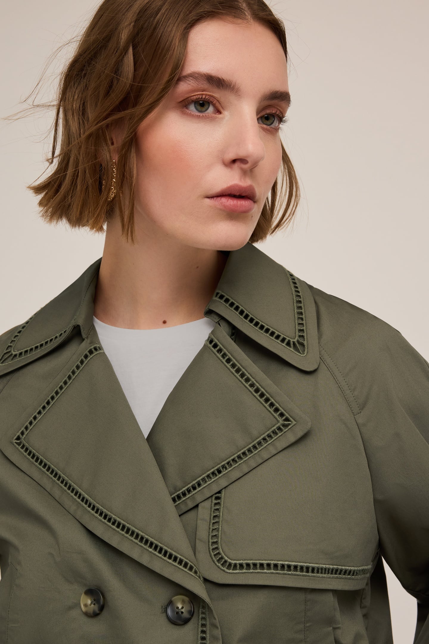 SHORT TRENCH COAT WITH OPENWORK DETAIL MILITARY GREEN 4