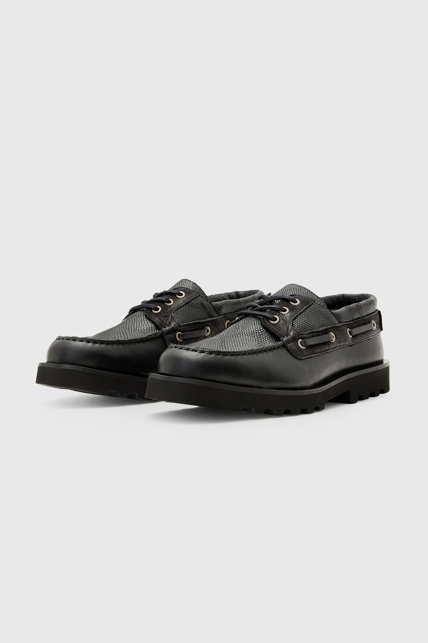 SKIFF SHOE BLACK 2