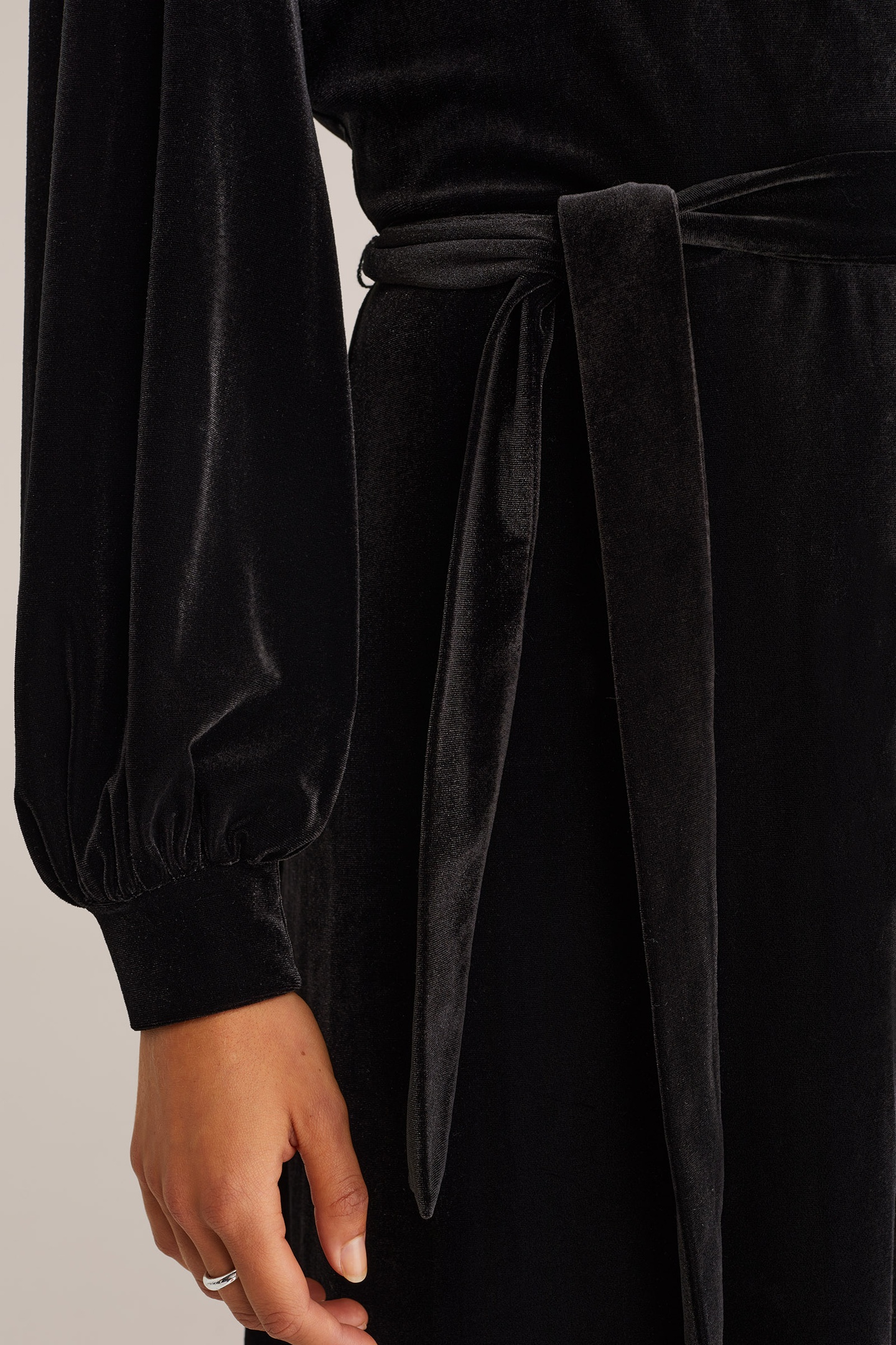 DRESS MID LENGTH BLACK 5