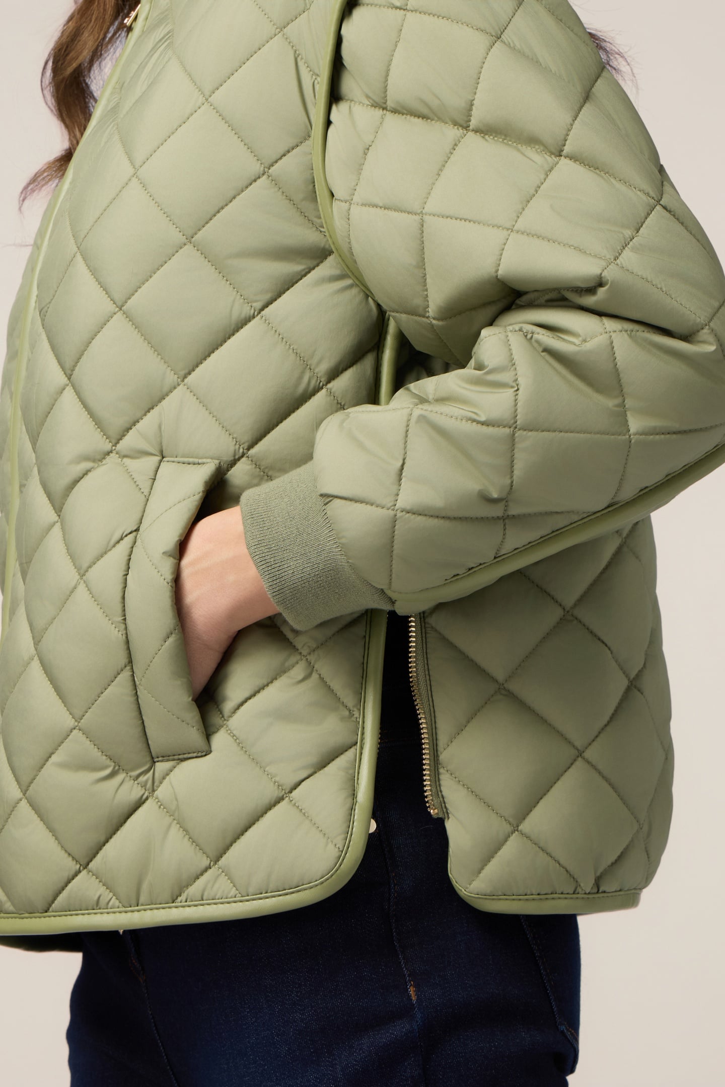 LIGHTWEIGHT QUILTED BOMBER JACKET MILITARY GREEN 4