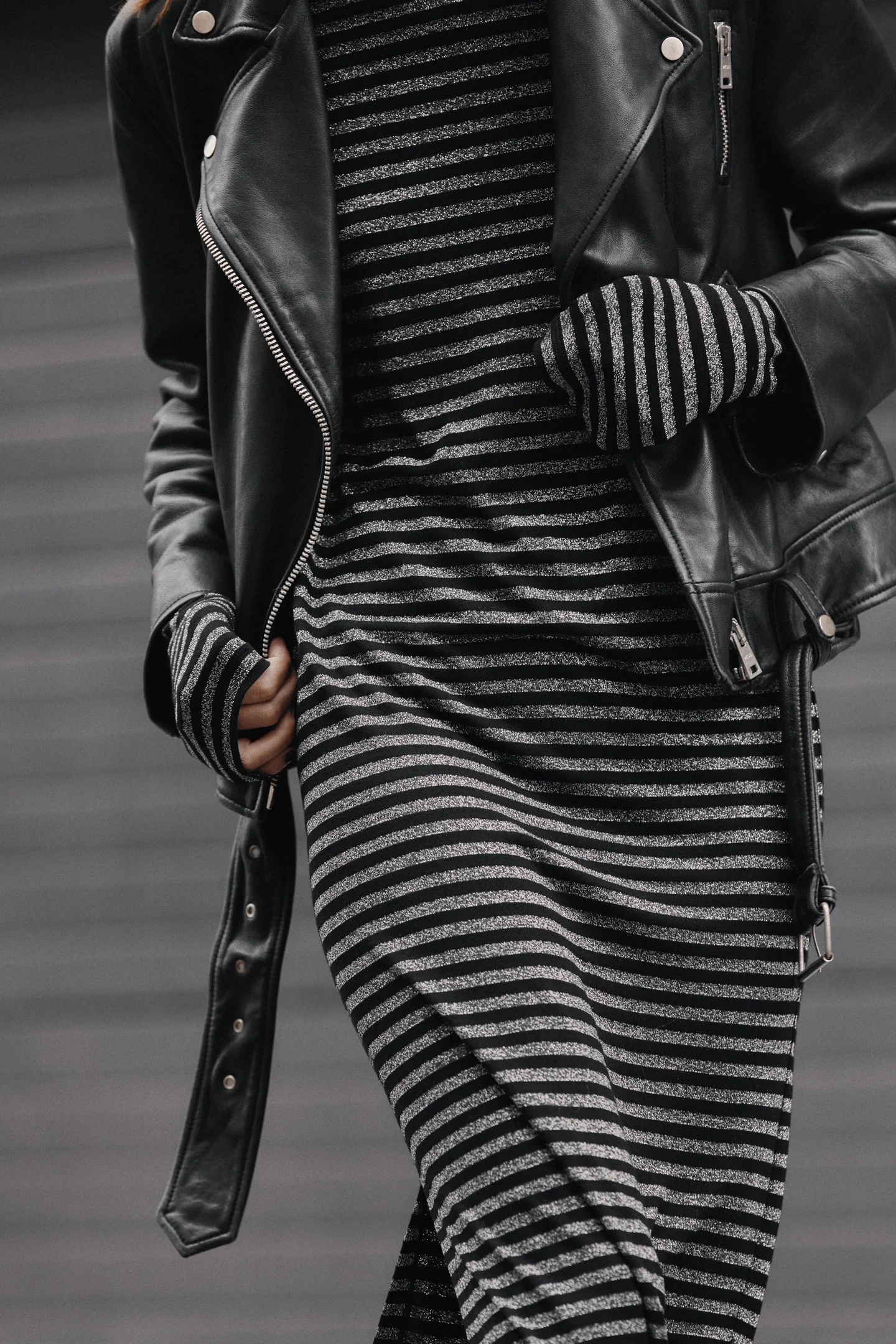 THE STRIPED SPARKLY LONGSLEEVE DRESS 2