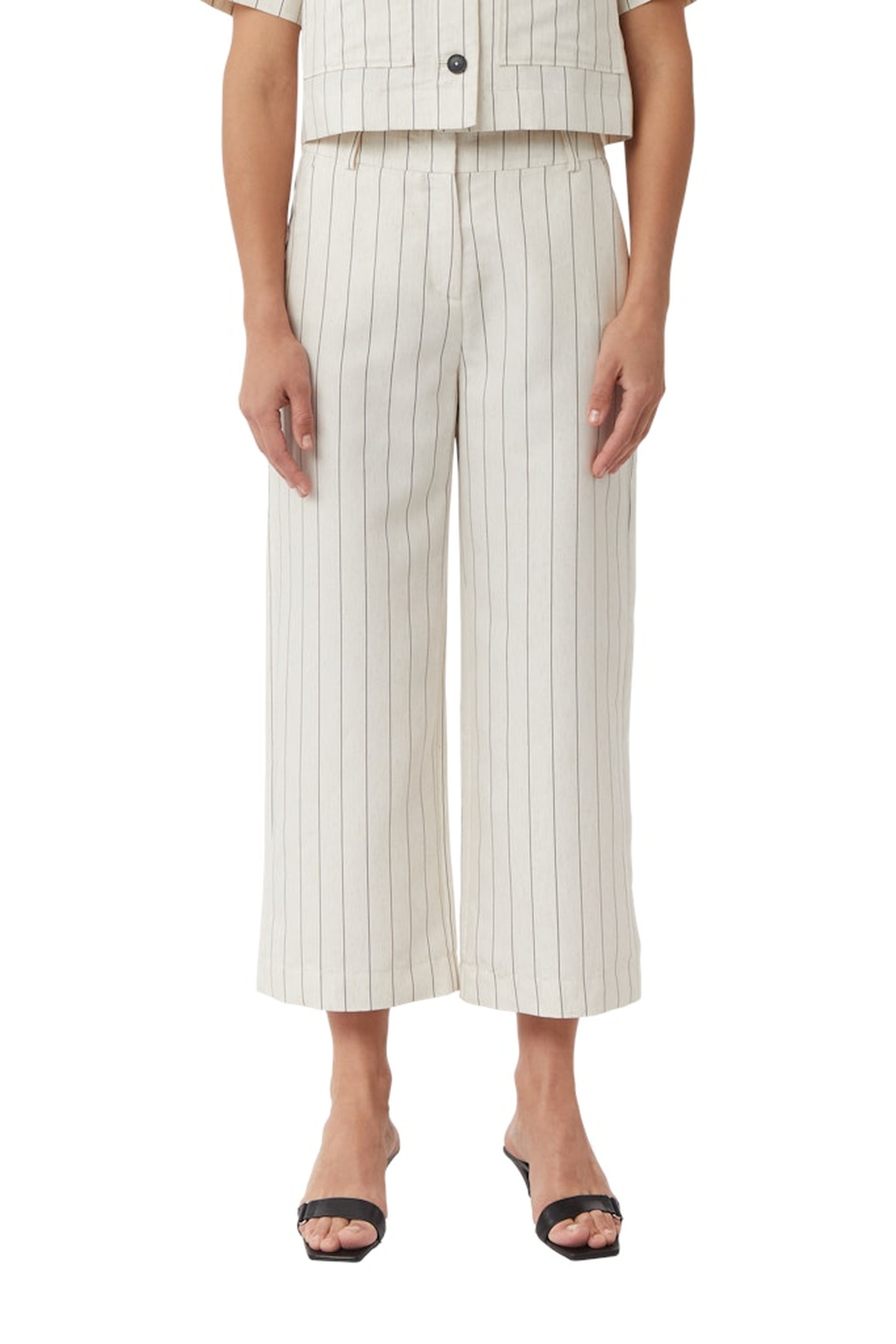 Comma Shorts Offwhite Maat: 34 | Wijde Broeken Outlet | Dames | Wit