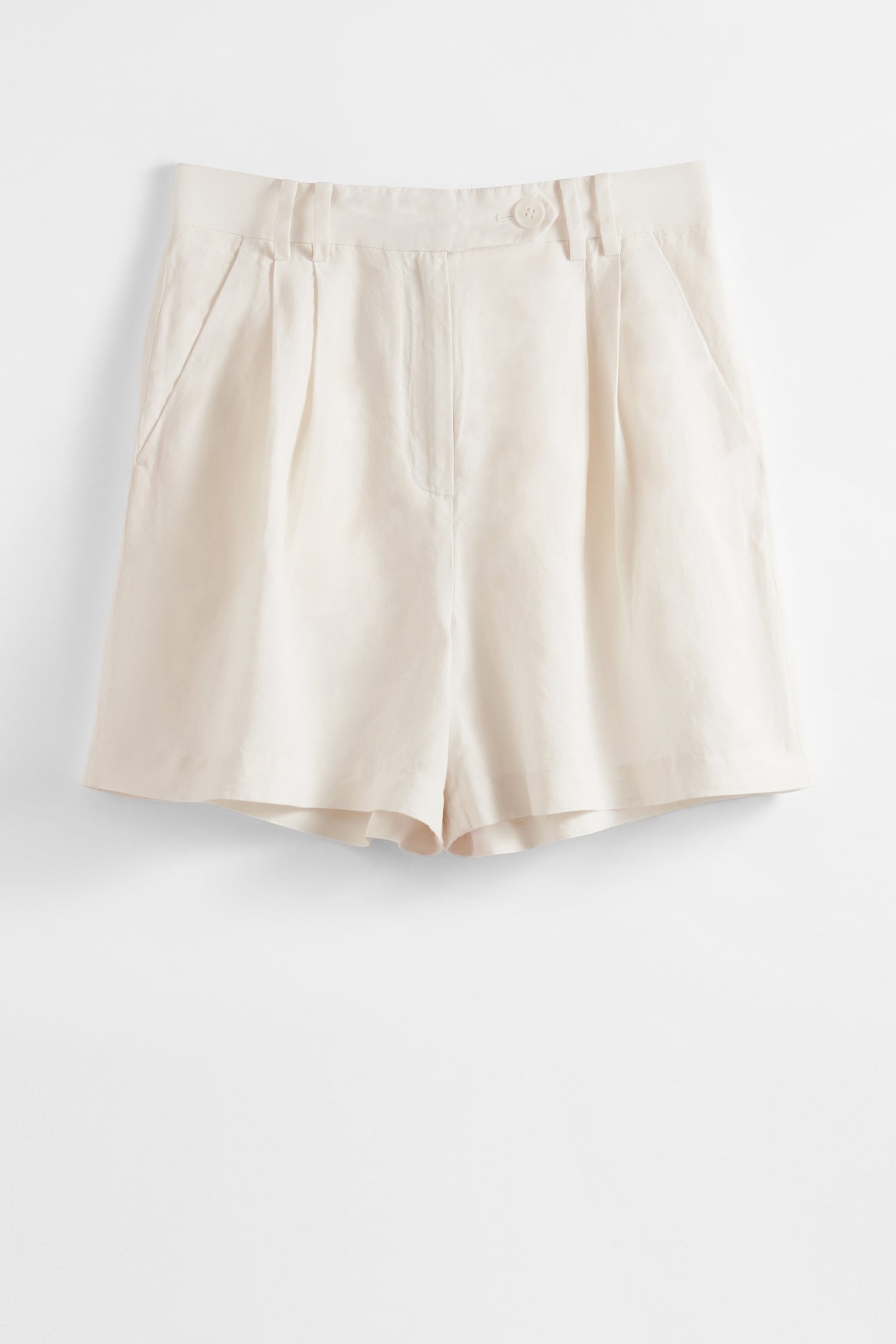 ALEXA SHORTS WHITE 3