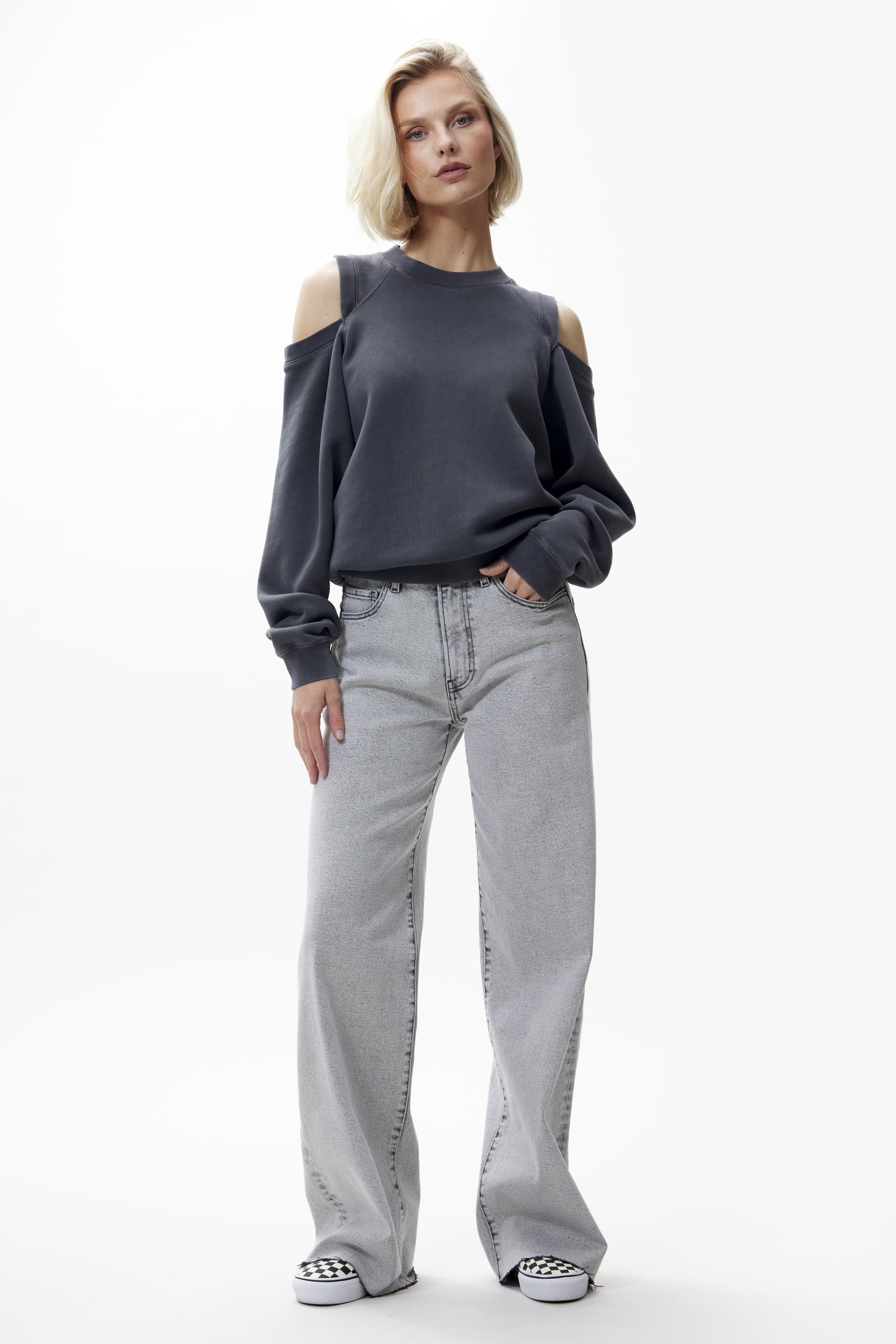 SWEATER WITH CUT OUT CARBON 1