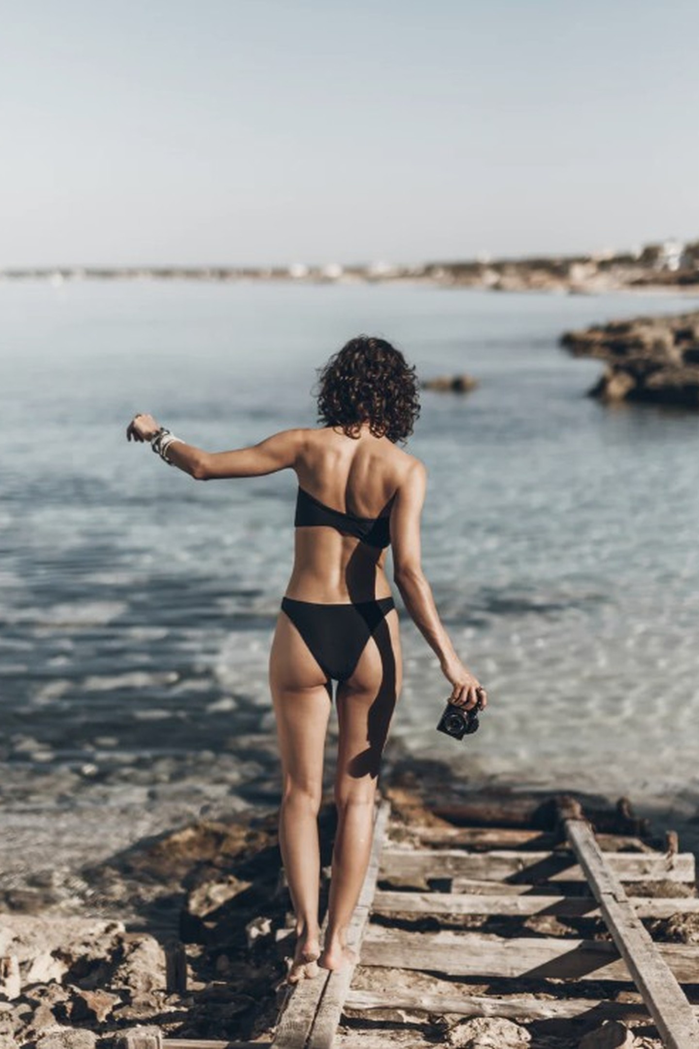 THE BLACK CRINKLE BIKINI BOTTOM BLACK 2