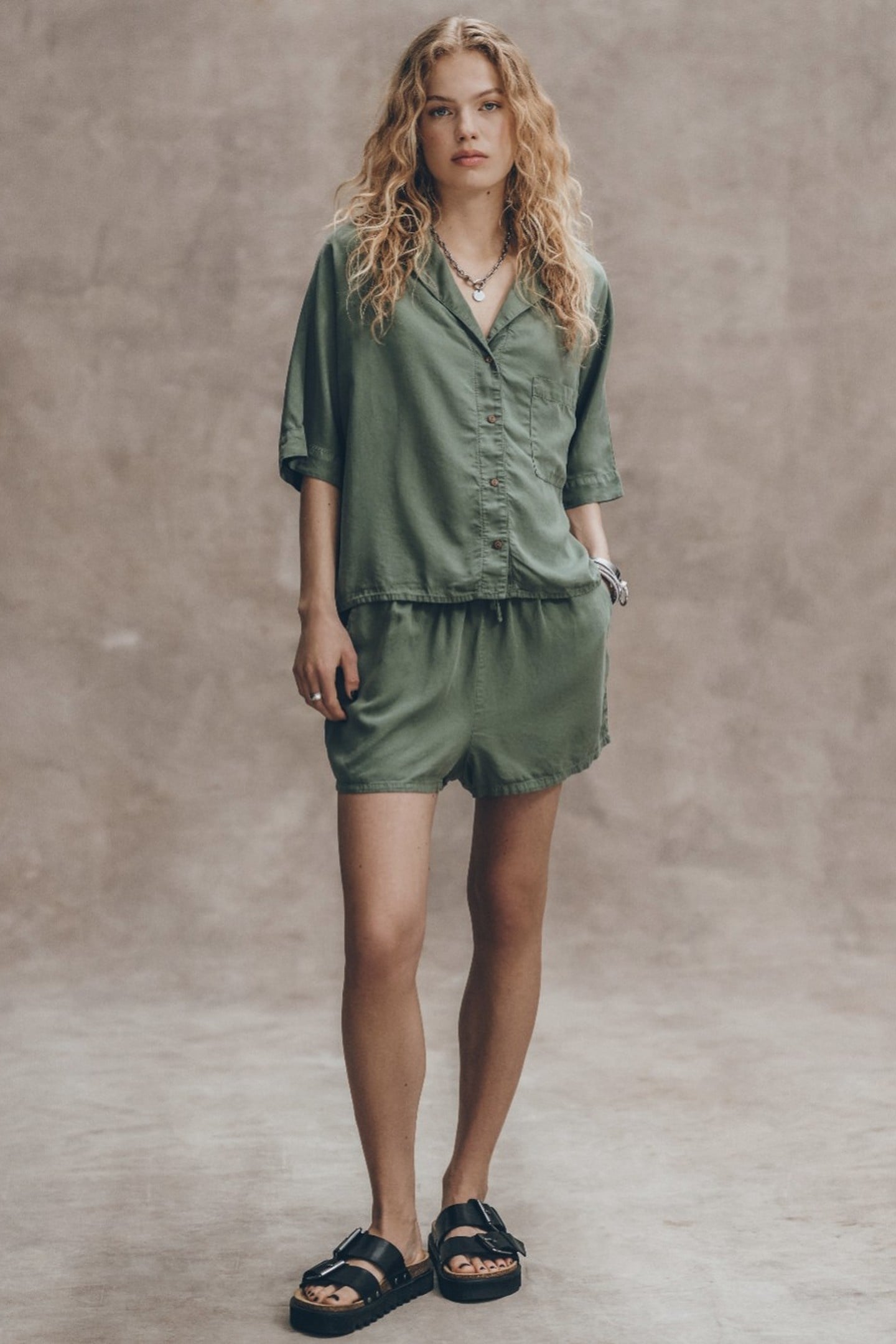THE GREEN CO-ORD SHORTS GREEN 2