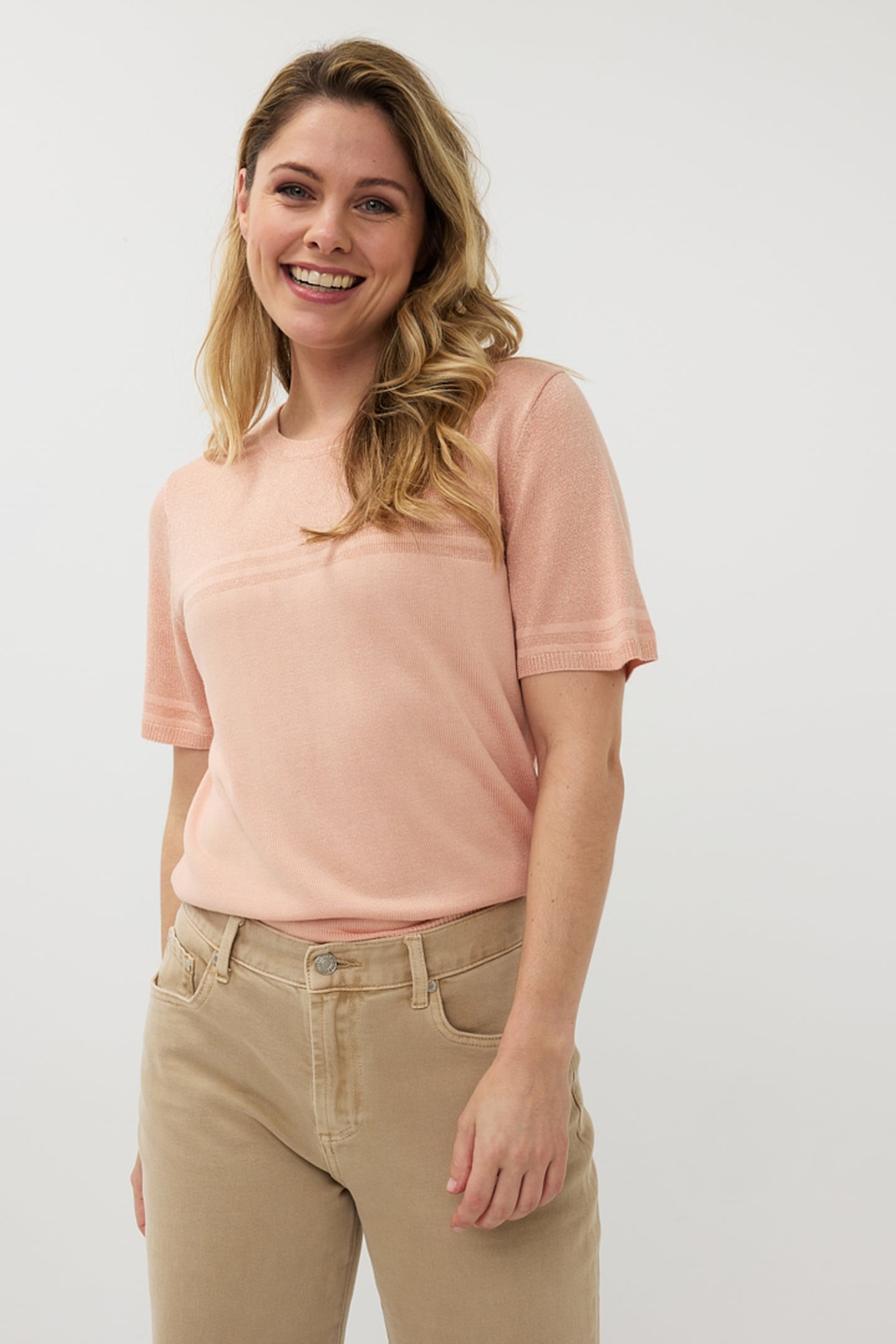 EsQualo Sweater S/slve Stripes Lurex Light Apricot Maat: S | Sweaters Outlet | Dames | Beige