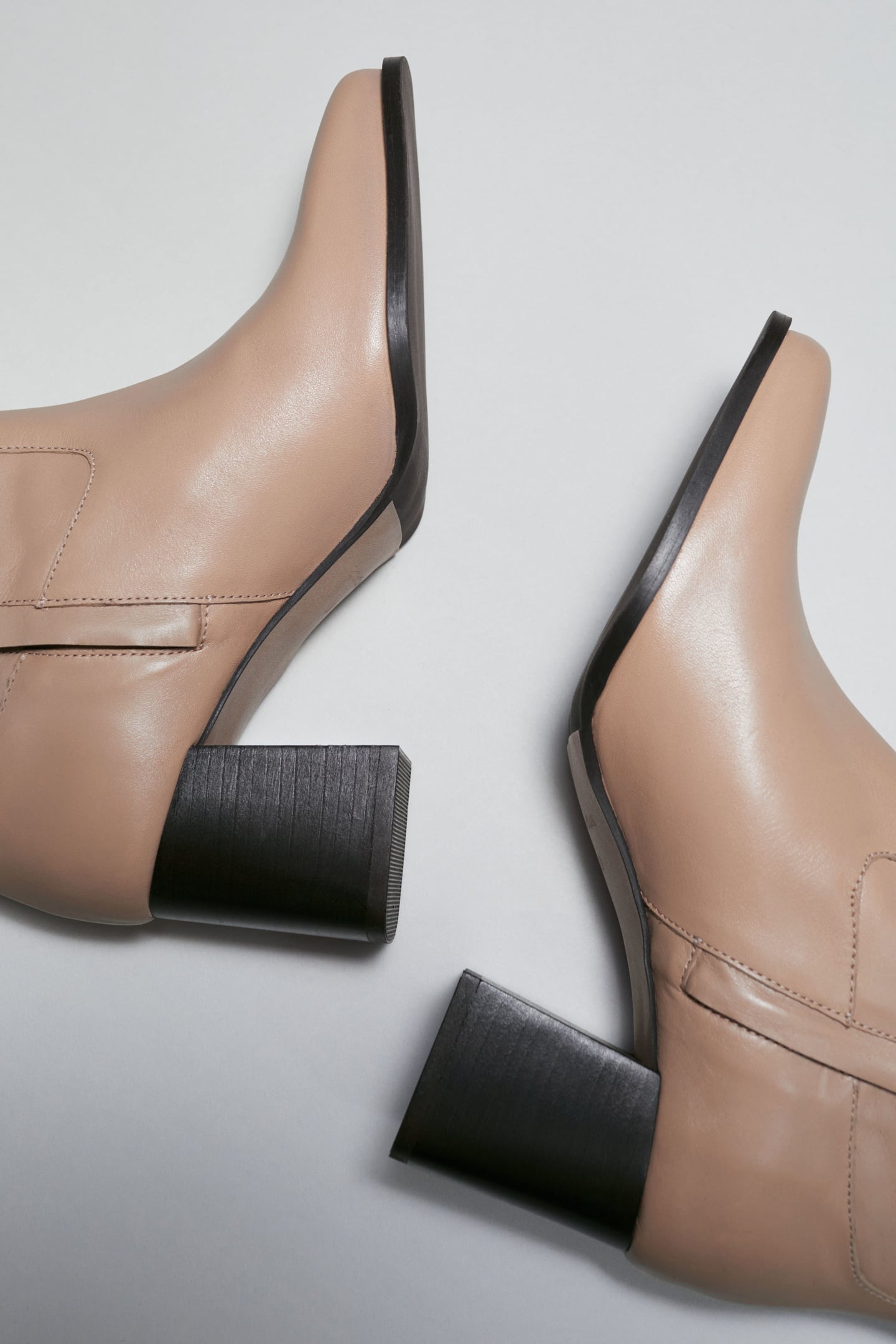 PIXIE BOOT HEEL BEIGE 4