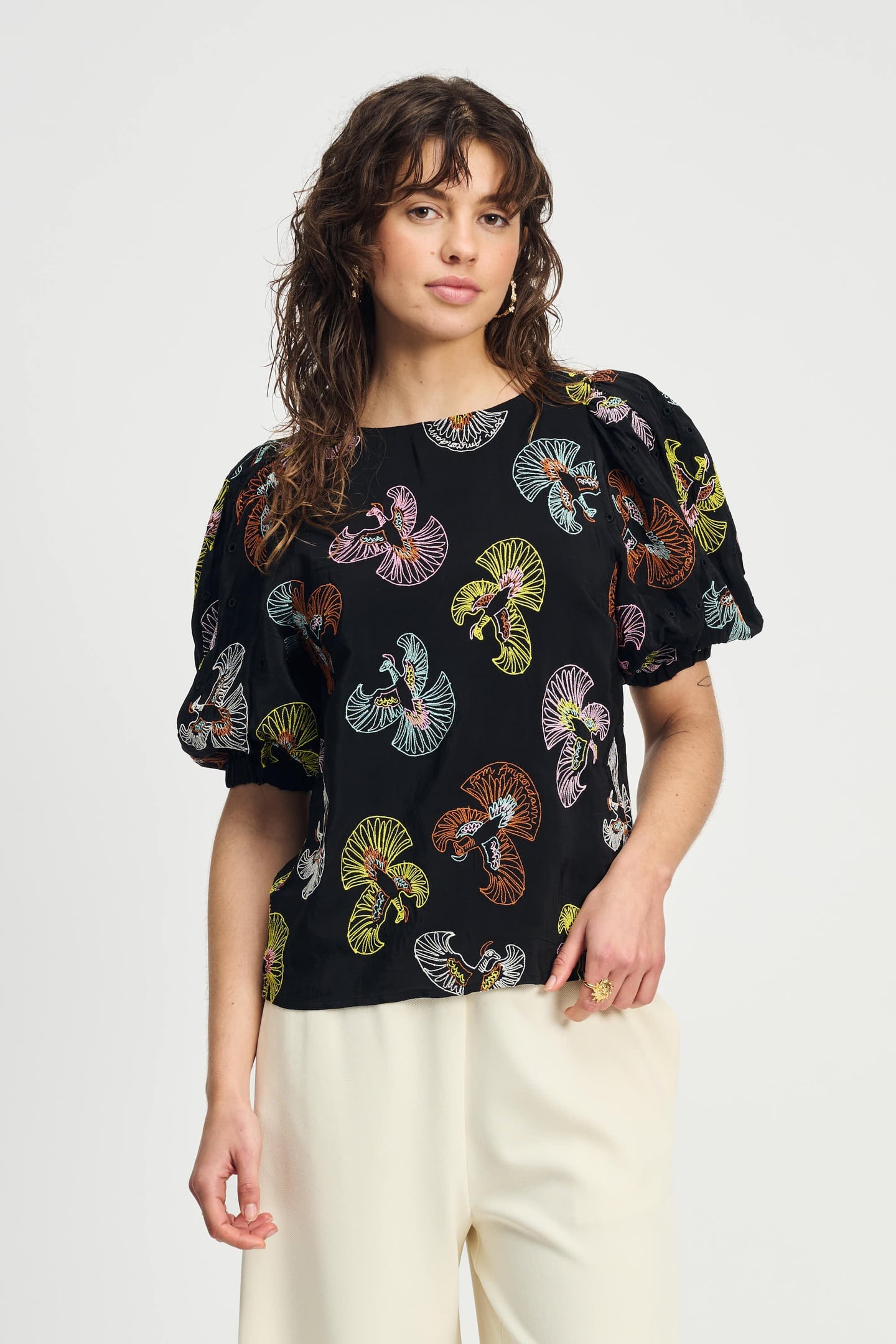 TOP - EMBROIDERY SKY BLACK 1