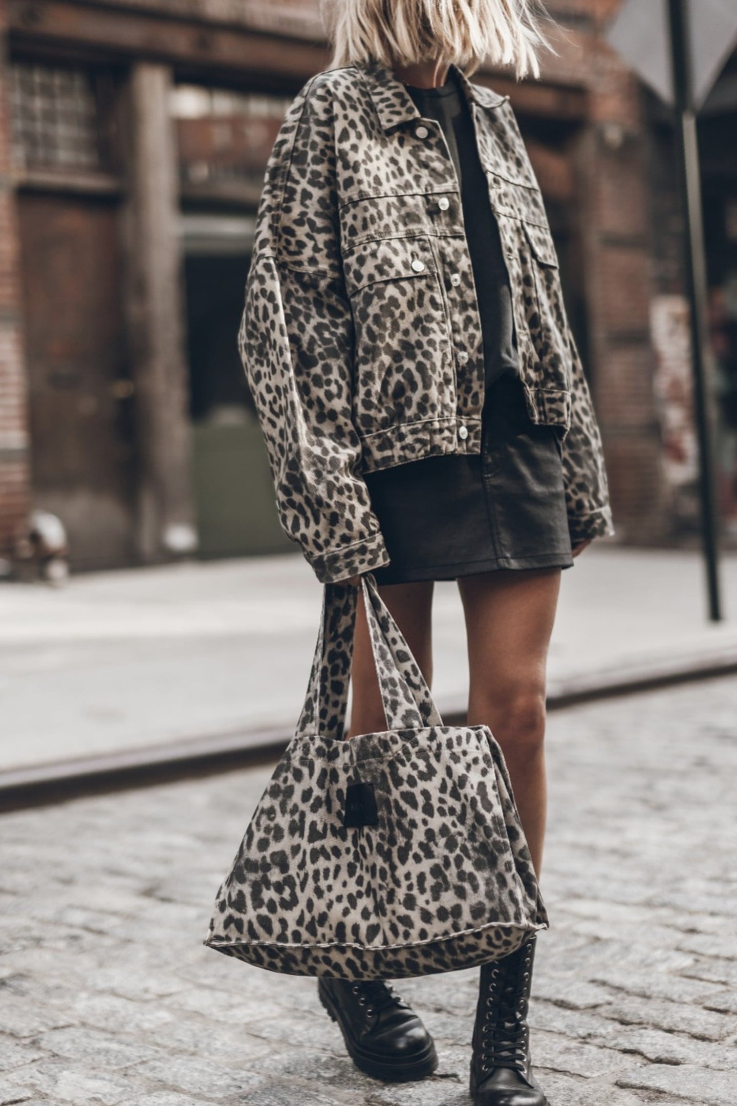 THE LEO DENIM JACKET BLACK 2