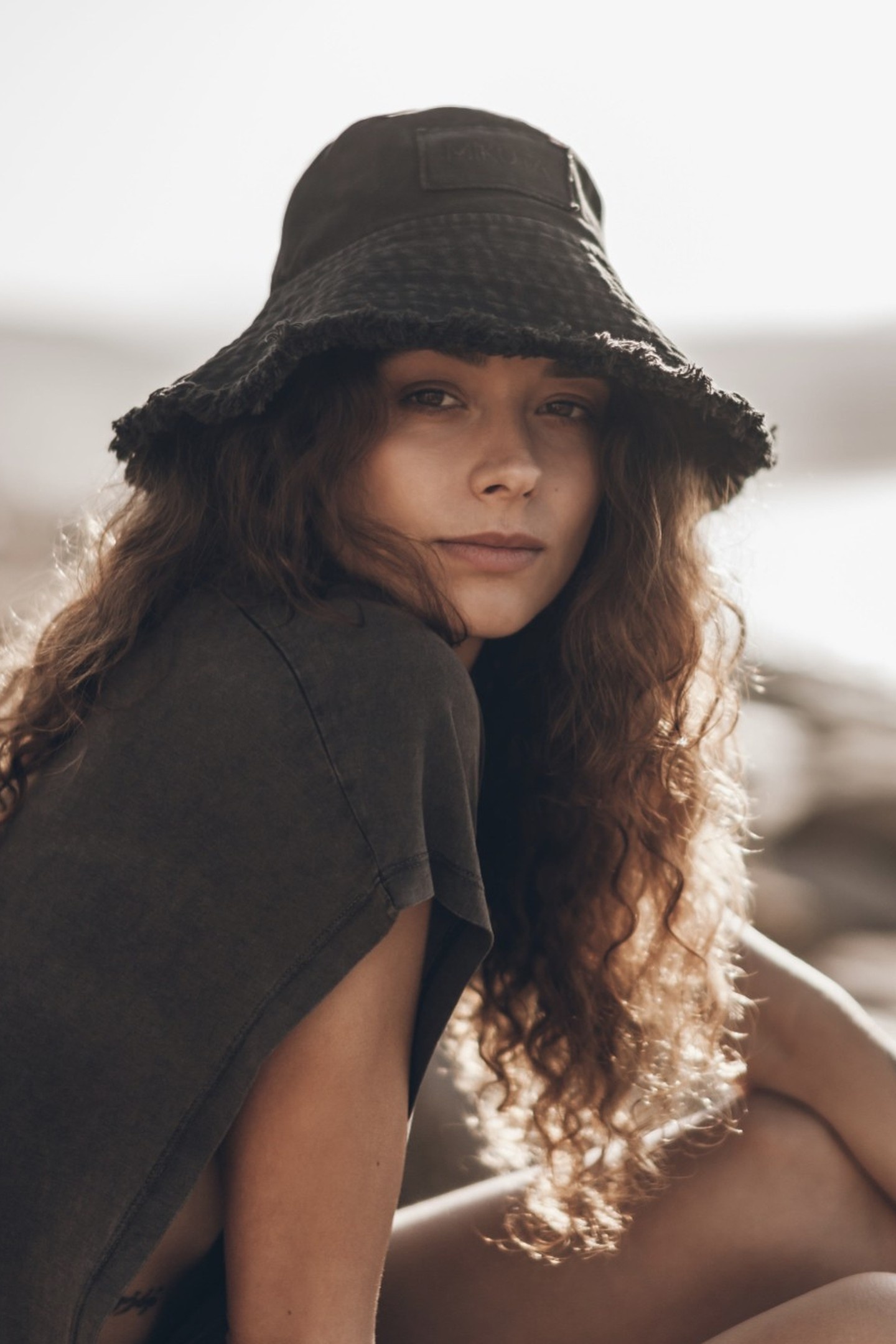 THE CHARCOAL BUCKET HAT BLACK 1