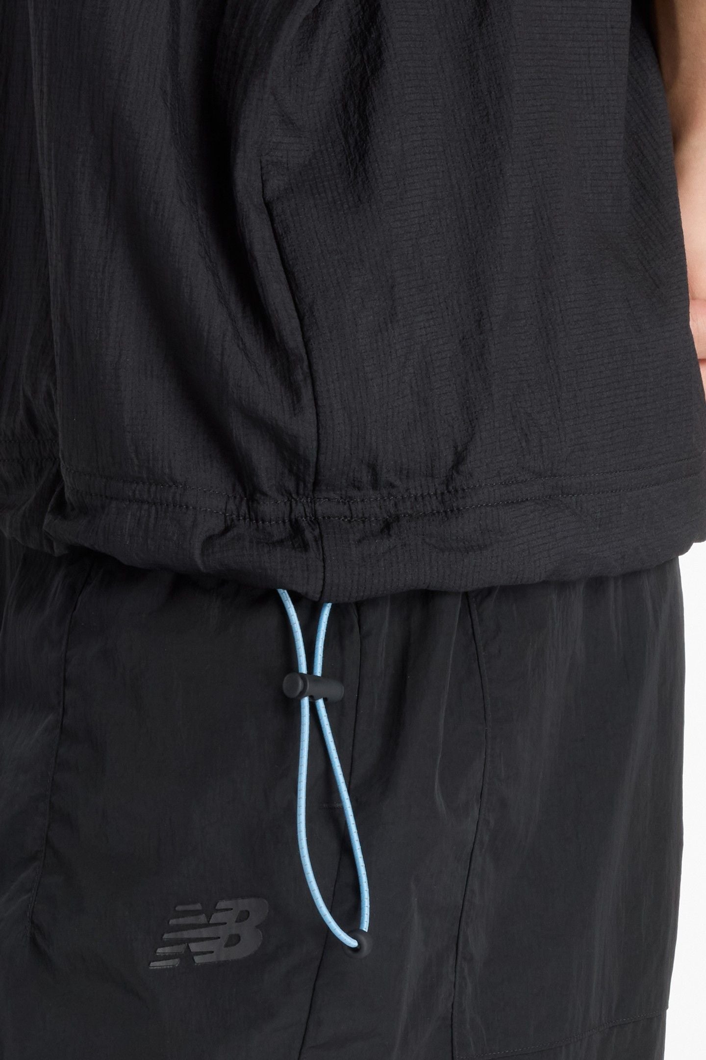 NB GREY WOVEN T-SHIRT BLACK 5