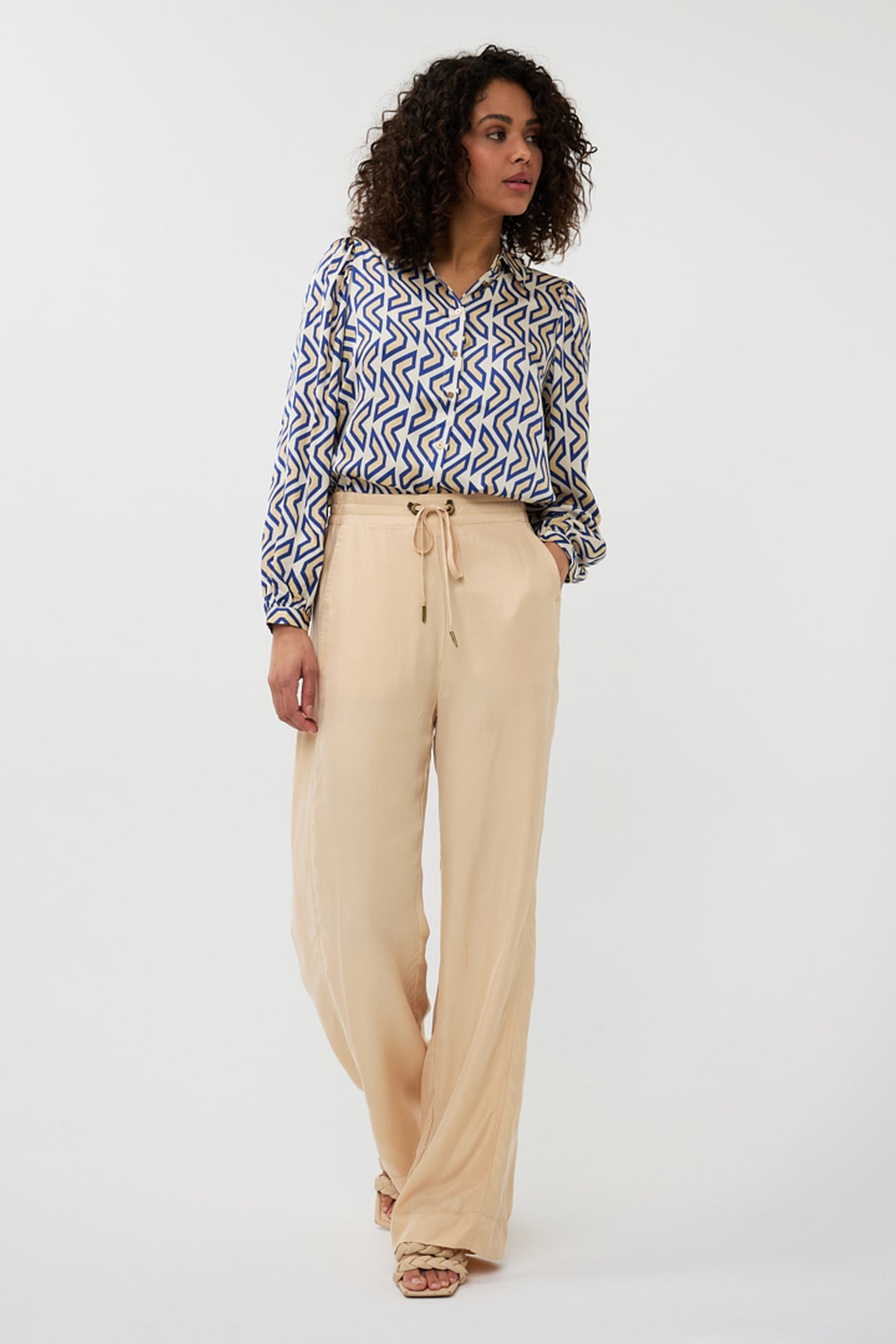 EsQualo Blouse Basic Utopia Graphic Print Maat: 44 | Blouses Outlet | Dames | Blauw