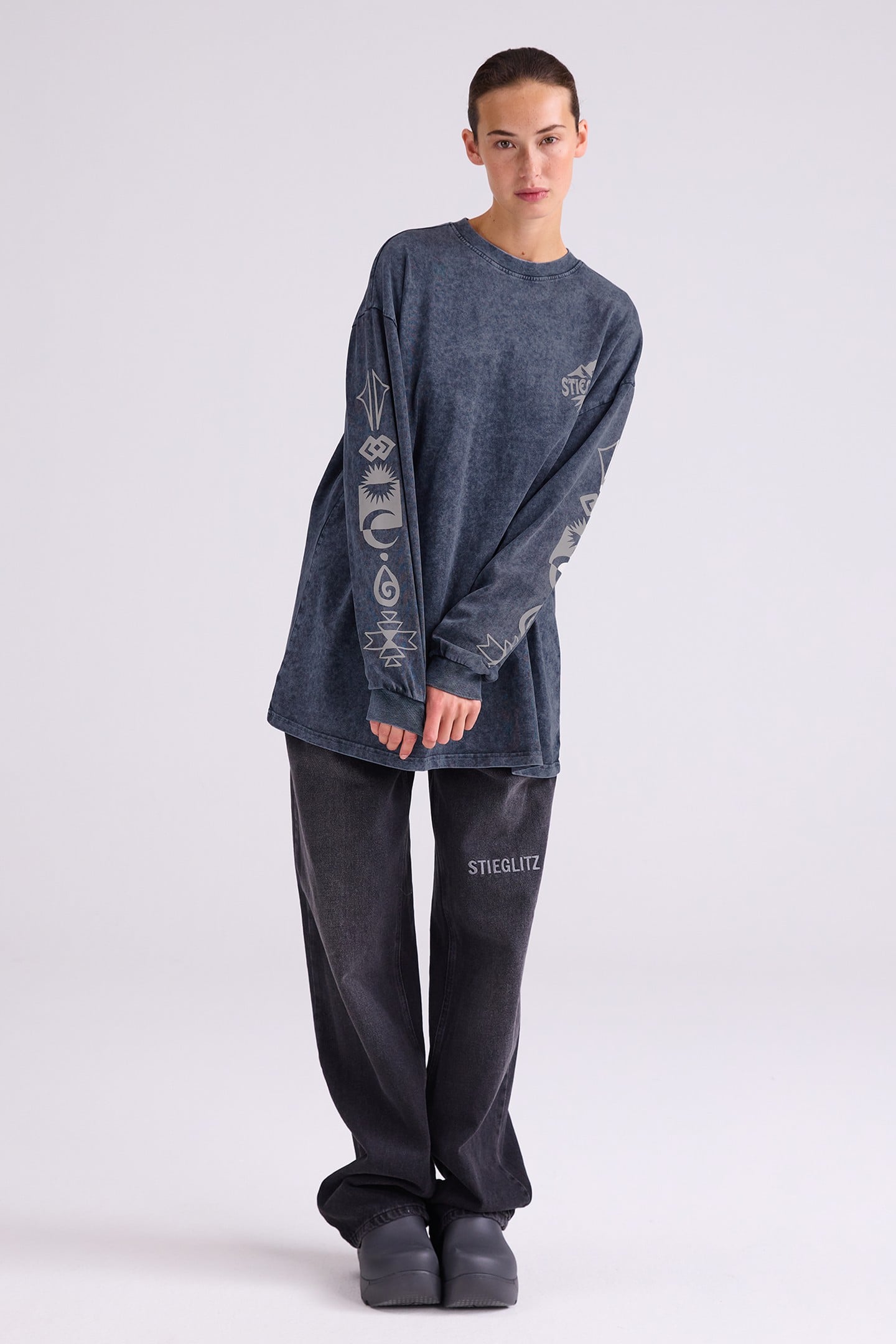 BENJAMIN SKATE LONGSLEEVE BLACK 3