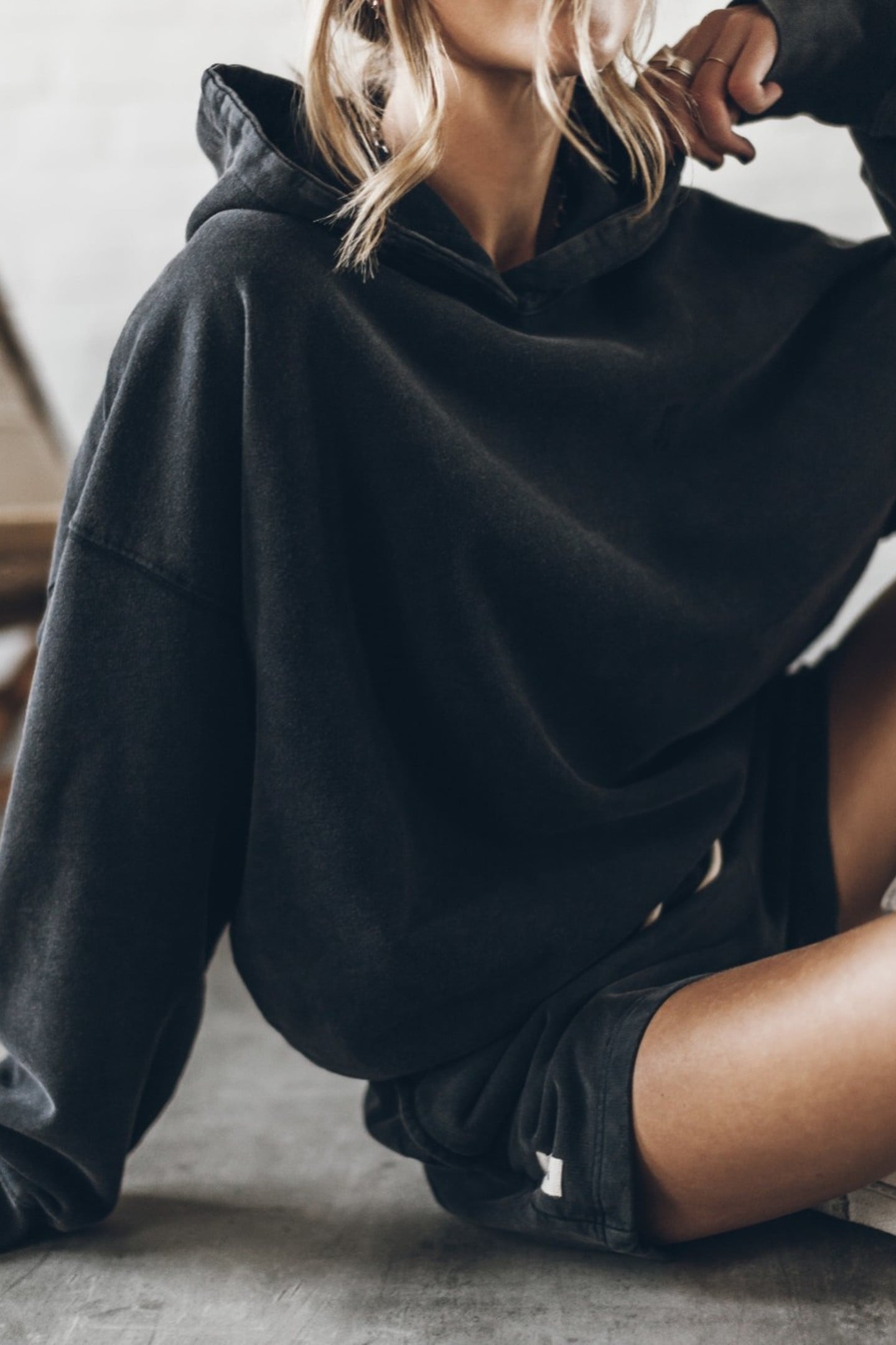 THE DARK BASE HOODIE BLACK 2