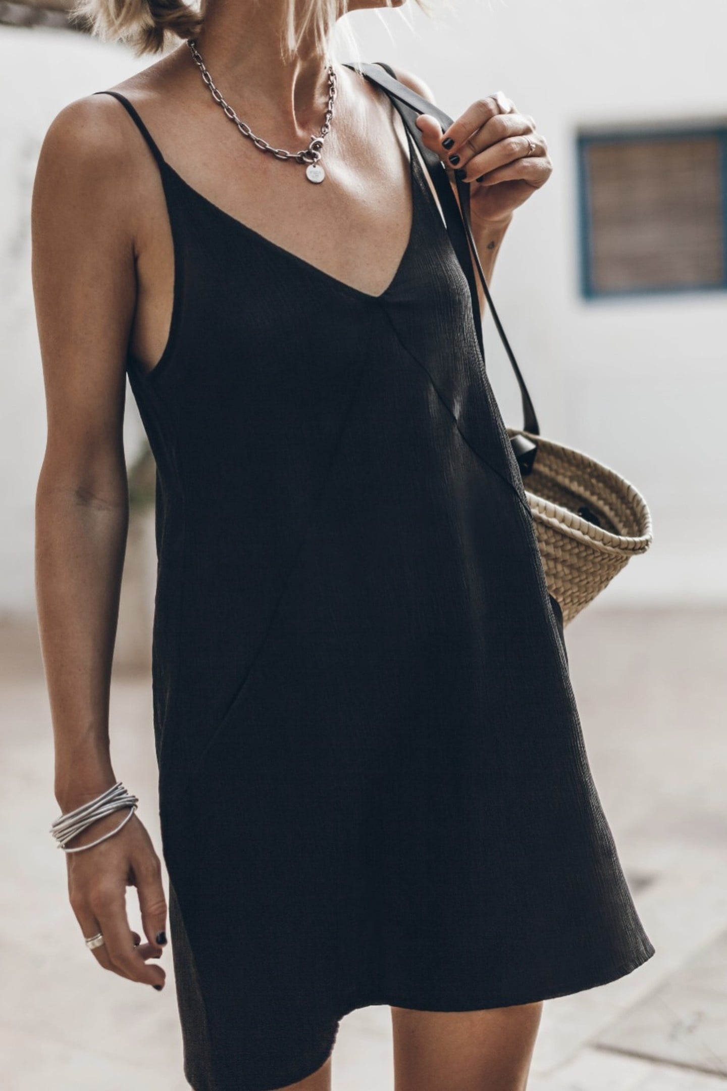 THE BLACK SHORT CRINKLE DRESS BLACK 2