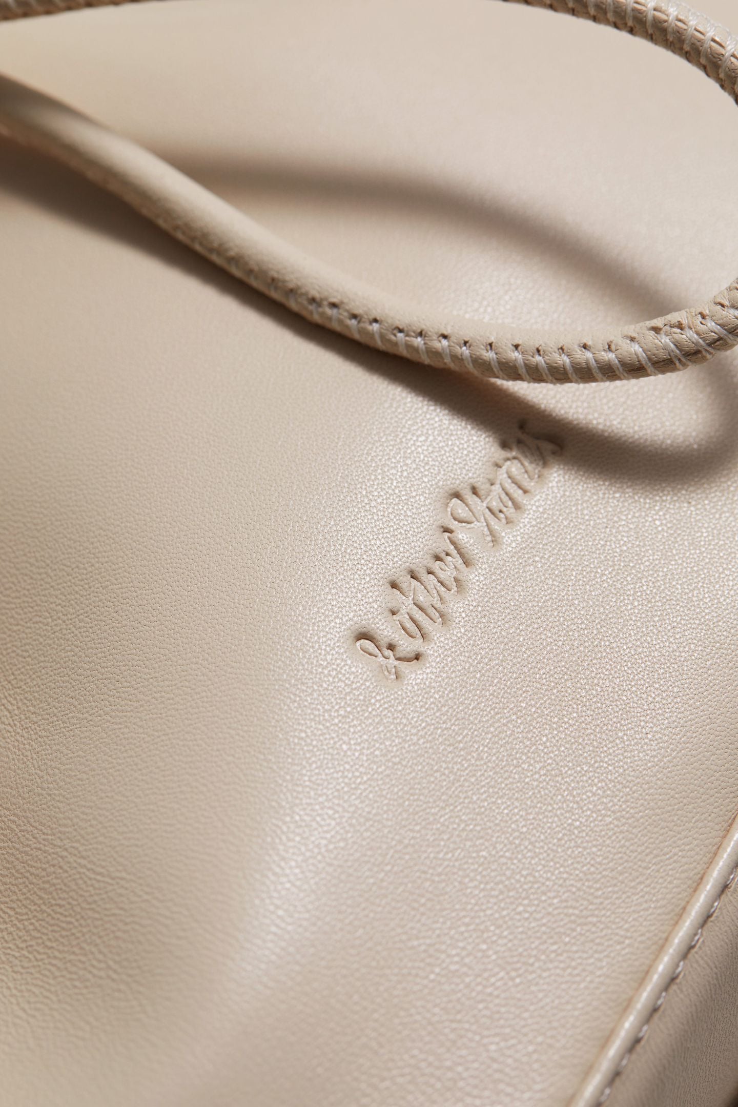 TONI MEDIUM BUCKET BEIGE 5