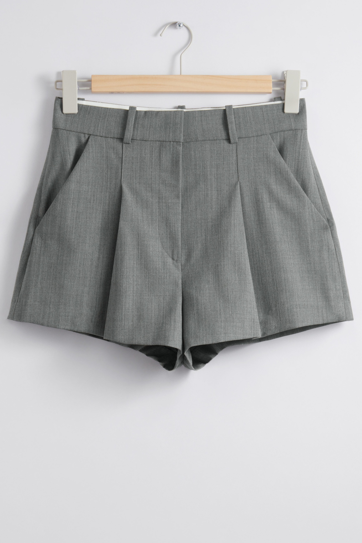 LOLO SHORTS GREY 3