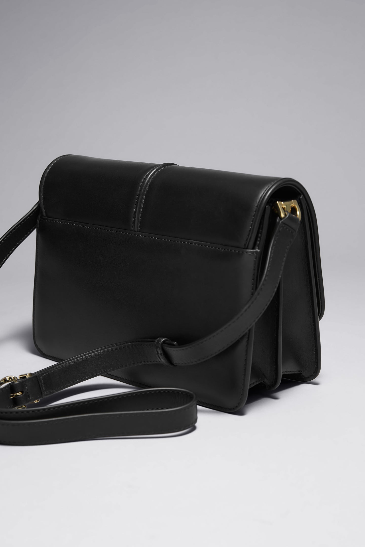 ANDIE FLAT CROSSBODY BLACK 2