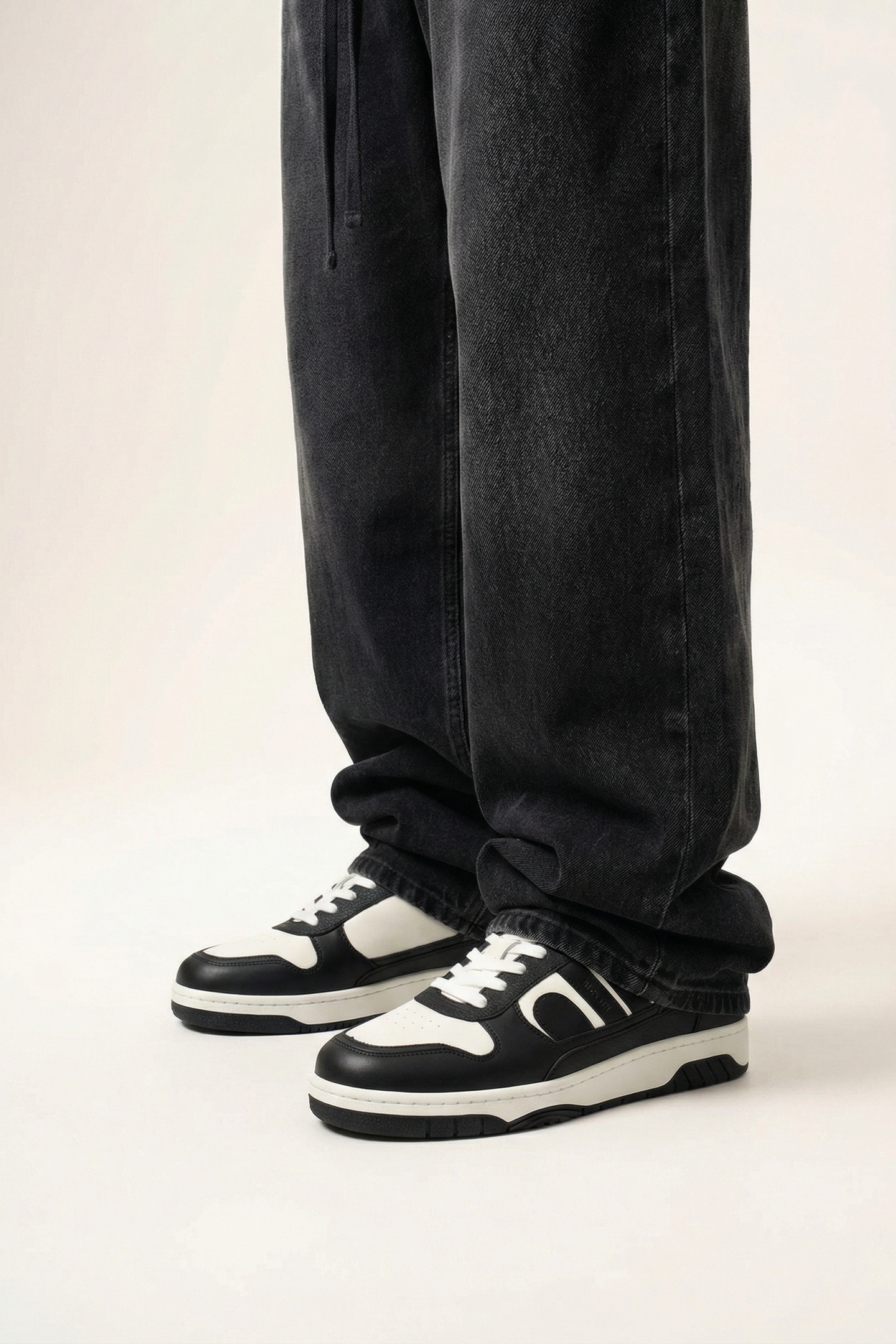 Blackstone Jade Vaughn White Black Maat: 46 | Sneakers Outlet | Heren | Zwart