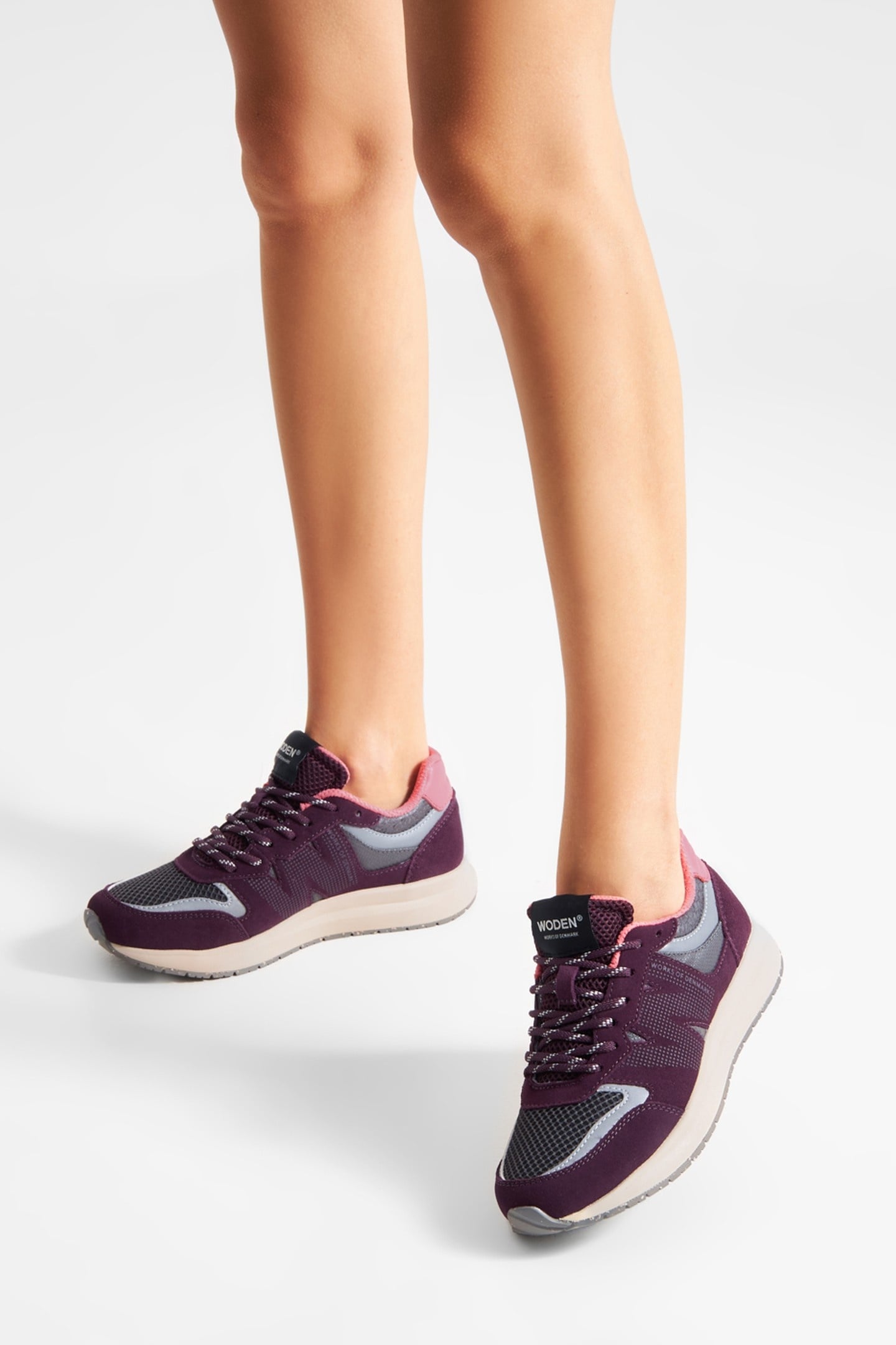 Woden Rigmor Open Mesh Cherry Maat: 36 | Sneakers Outlet | Dames | Grijs