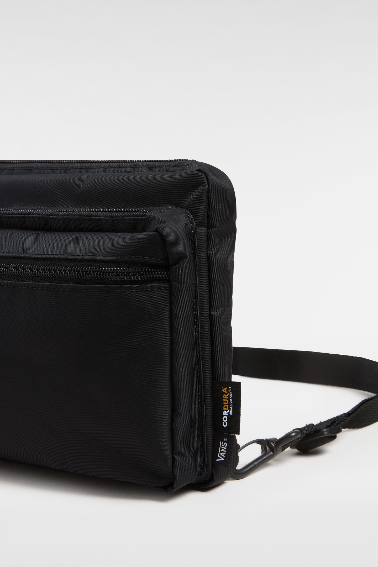 UNISEX BAIL CONVERTIBLE CROSS BODY BLACK | Online Outlet | Otrium