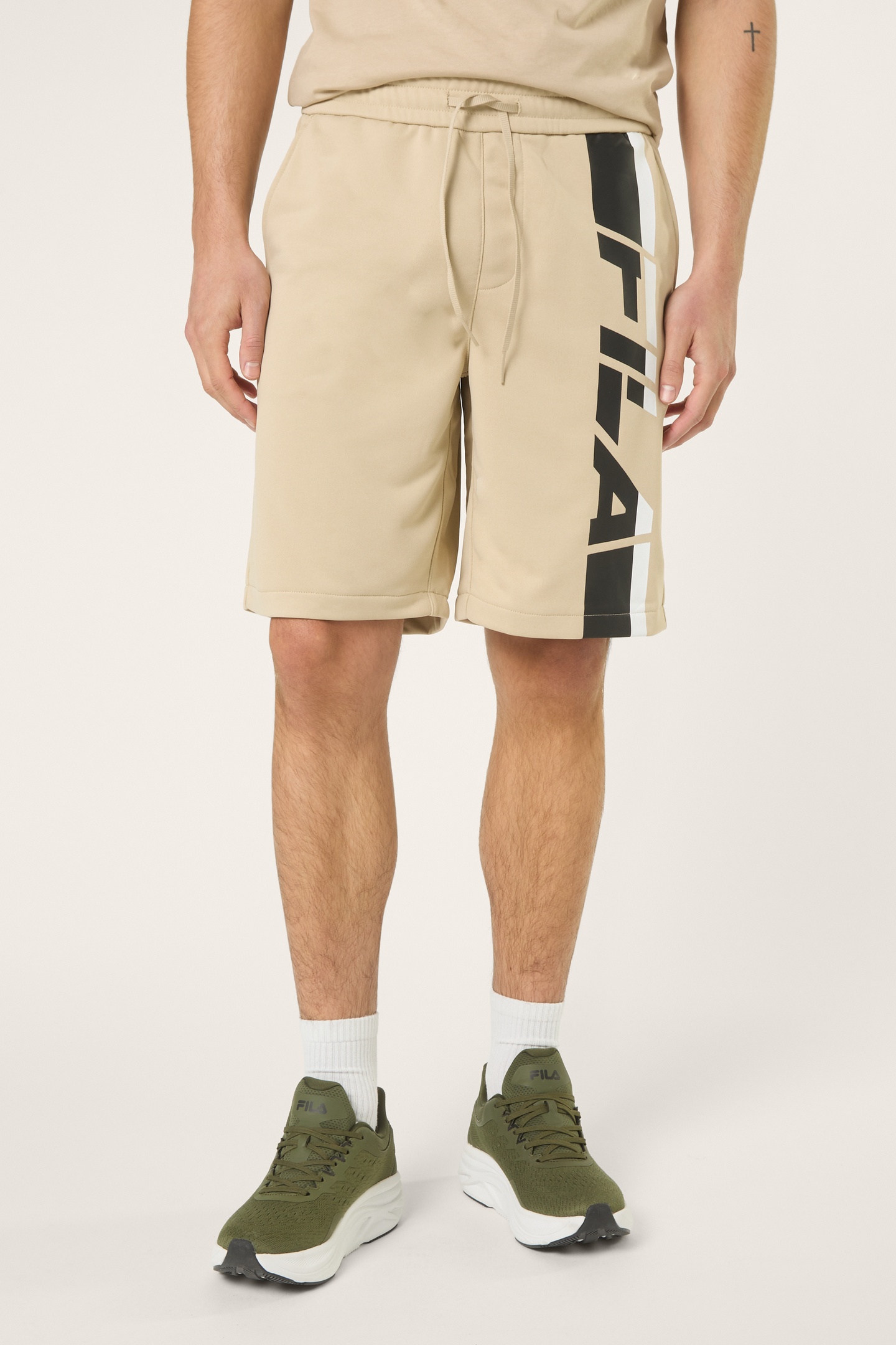FILA Valiversi Regular Graphic Sweat Shorts White Pepper Maat: L | Korte Broeken Outlet | Heren | Beige