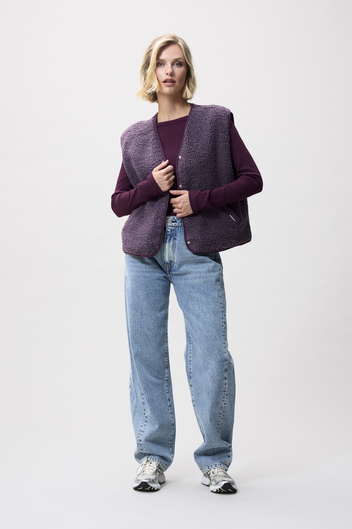 Catwalk Junkie Teddy Bodywarmer Plum Truffle Maat: 40 | Gilets Outlet | Dames | Paars