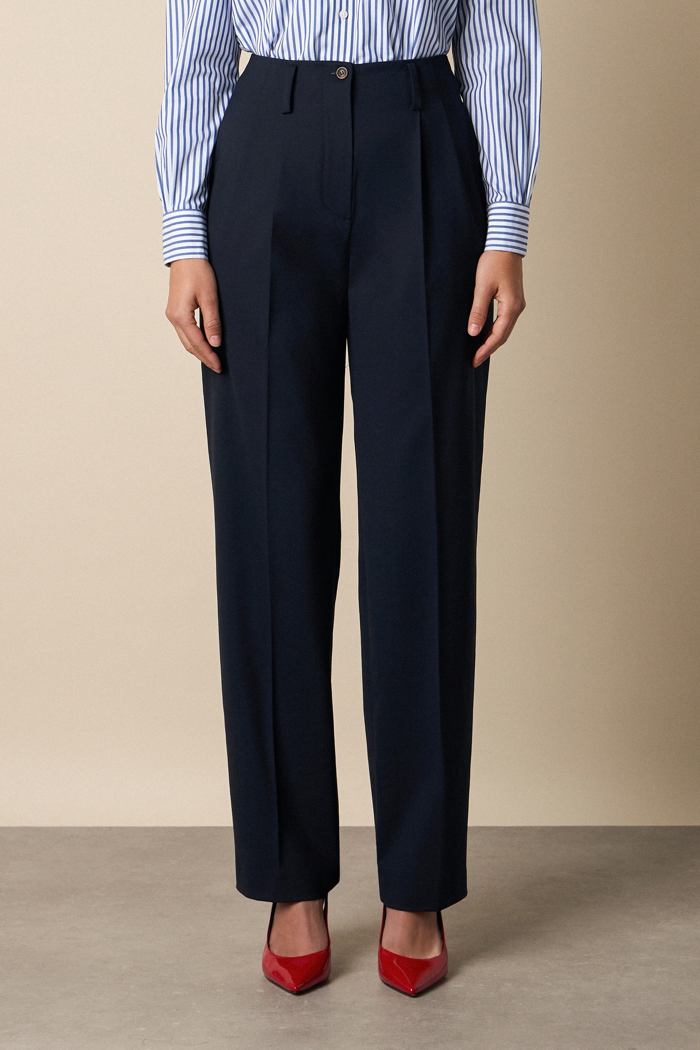 Brooks Brothers Wool Blend Stretch Pleated Trousers Navy Maat: 40 | Pantalons Outlet | Dames | Blauw
