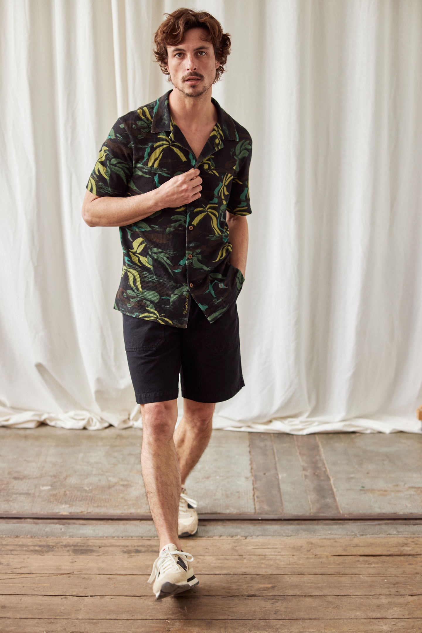 TWOTHIRDS Maziwi Shirt Dark Green/khaki Maat: S | Casual Overhemden Outlet | Heren | Groen