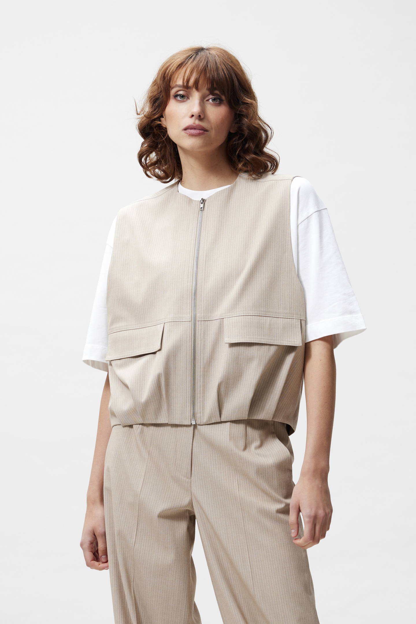 Catwalk Junkie Pinstripe Bodywarmer Cement Maat: 40 | Jassen Outlet | Dames | Beige