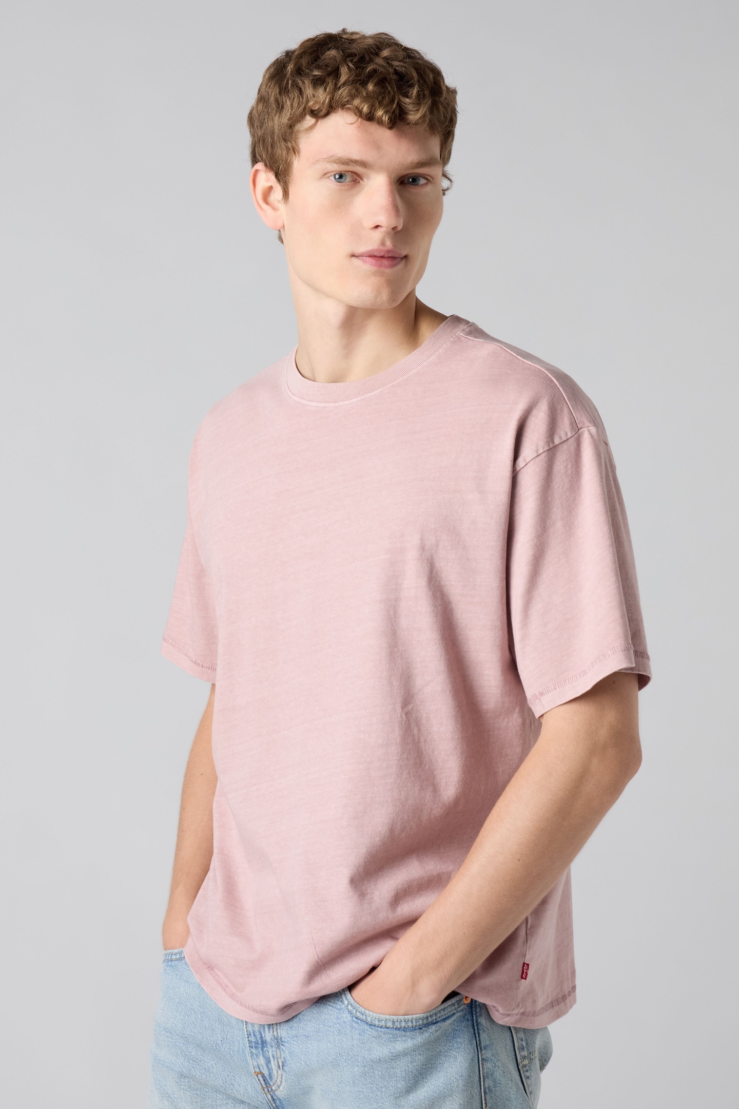 Levi's Boxy Ss Tee Grunge Wash Woodrose Maat: M | Basic T-Shirts Outlet | Heren | Roze