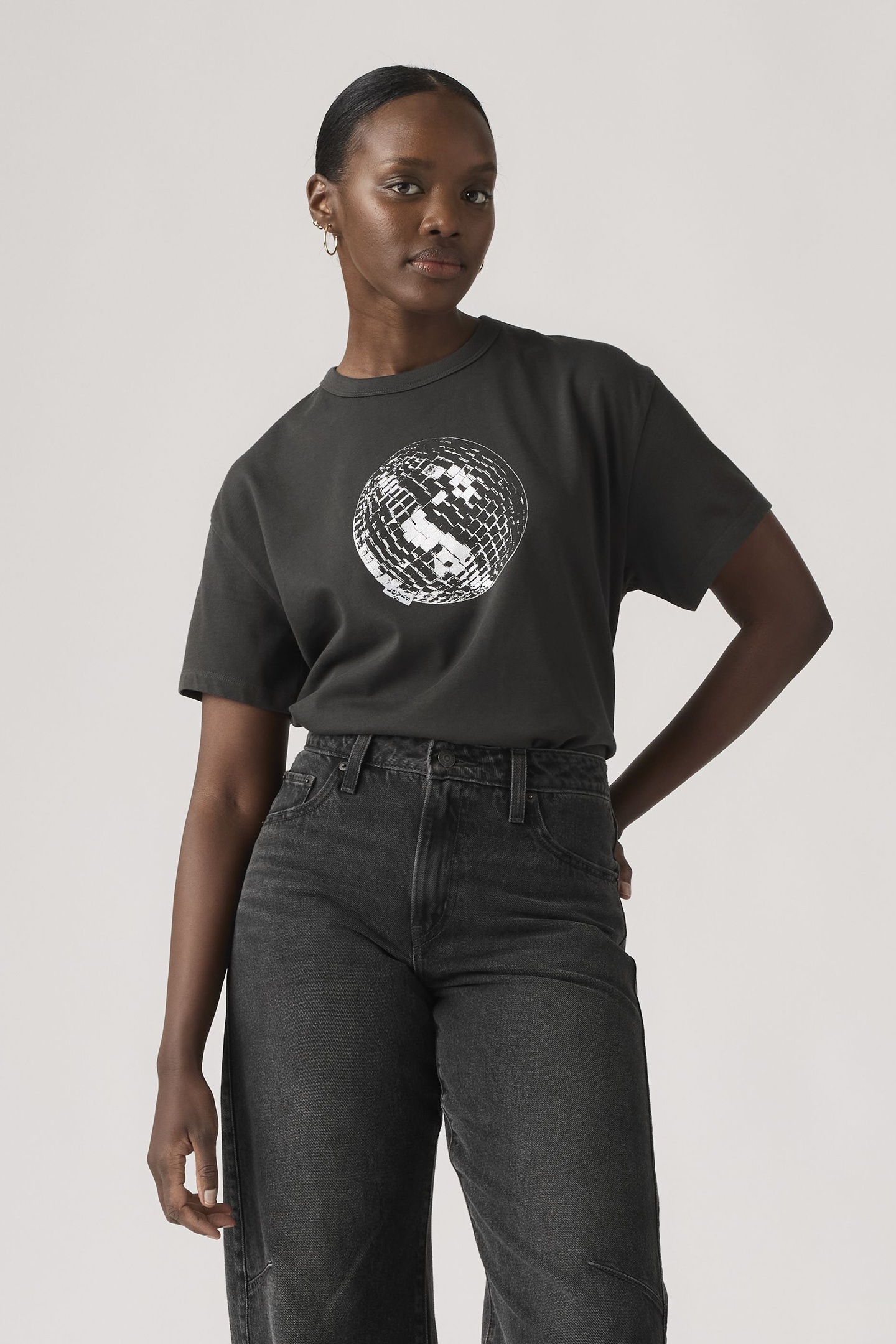 Levi's Graphic Vintage Fit Tee Maat: S | Tops Outlet | Dames | Zwart