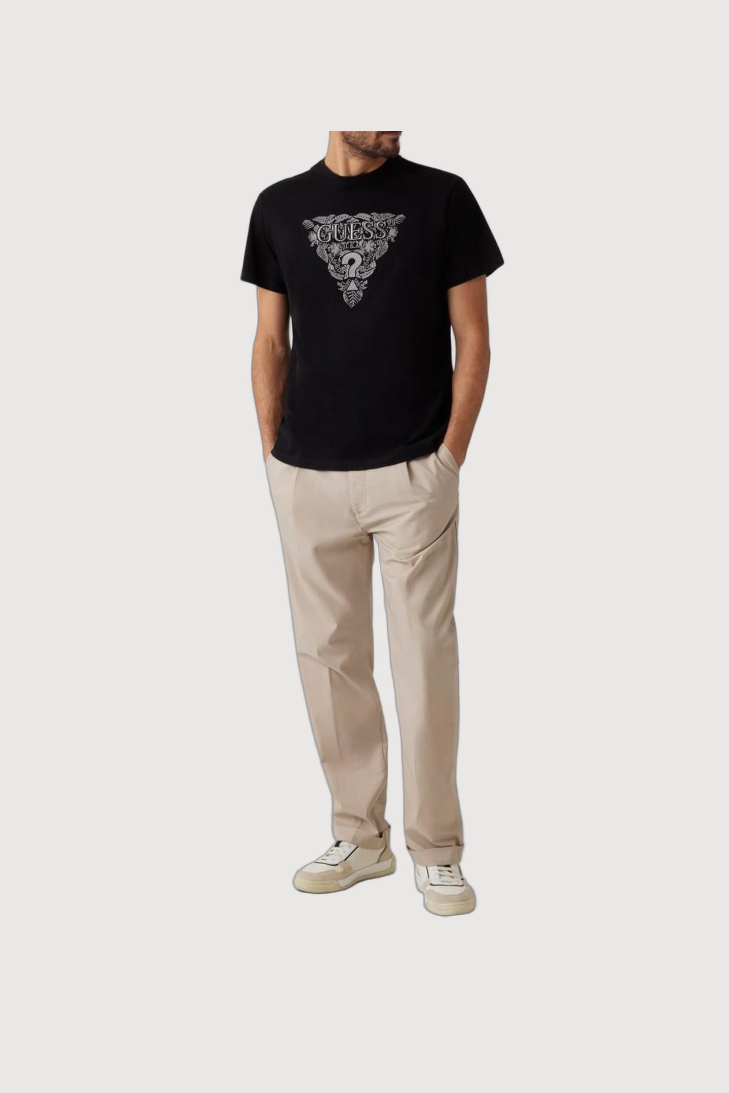 GUESS  Eco Ss Cn Flower Embro T Jet Black A996 Maat: XS | T-shirts met Print Outlet | Heren | Zwart
