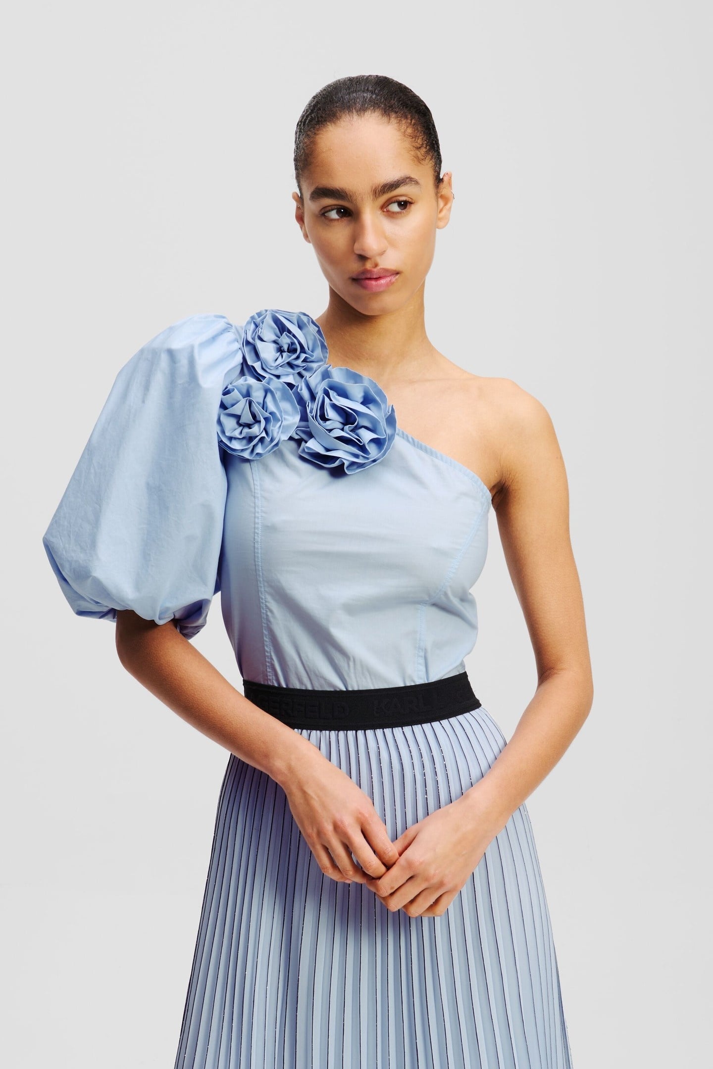 Karl Lagerfeld Flower One Shoulder Blouse Kentucky Blue Maat: 38 | Blouses Outlet | Dames | Blauw