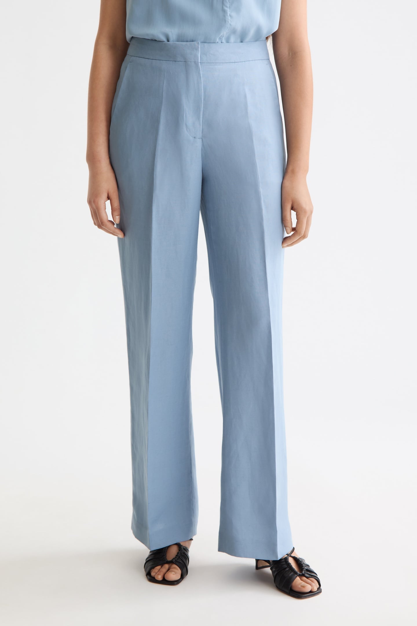 Scotch & Soda Edie - High Rise Wide Leg Drapey Pant Faded Denim Maat: W31L32 | Pantalons Outlet | Dames | Blauw
