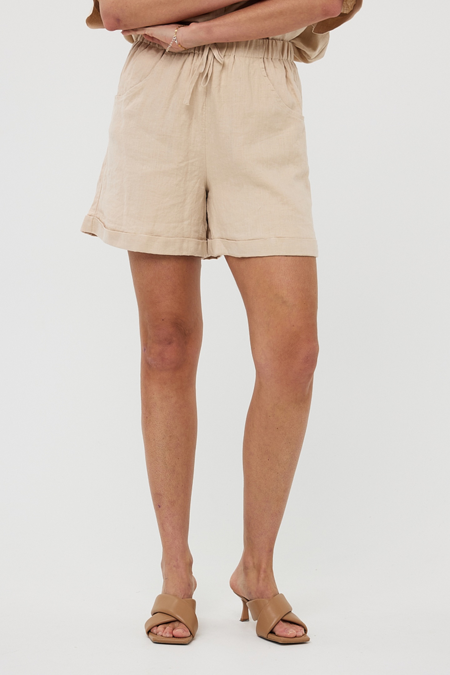 EsQualo Shorts Linen Sand Maat: S | Korte Broeken Outlet | Dames | Beige