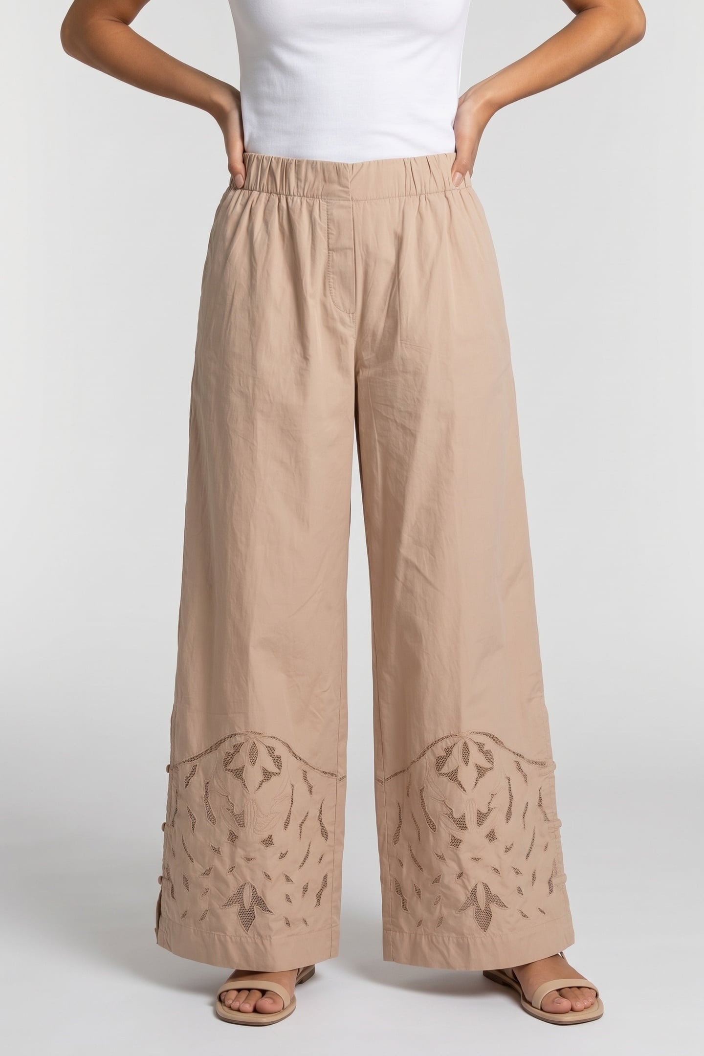 Alchemist Pants Moonflower Embr Sand Maat: 34 | Wijde Broeken Outlet | Dames | Beige