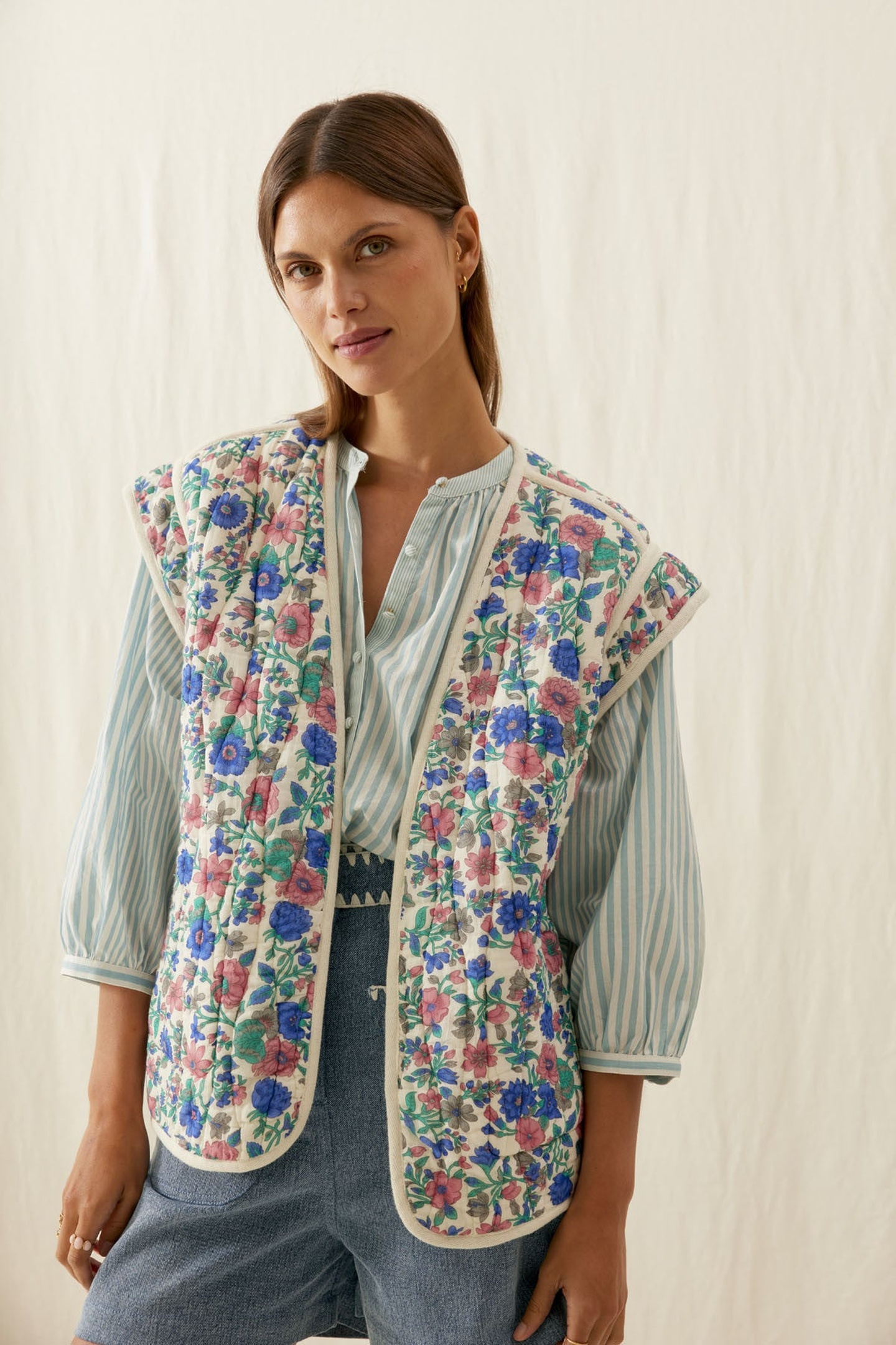Louise Misha Reversible Vest Andre Blue Summer Meadow Maat: XS | Gilets Outlet | Dames | Blauw