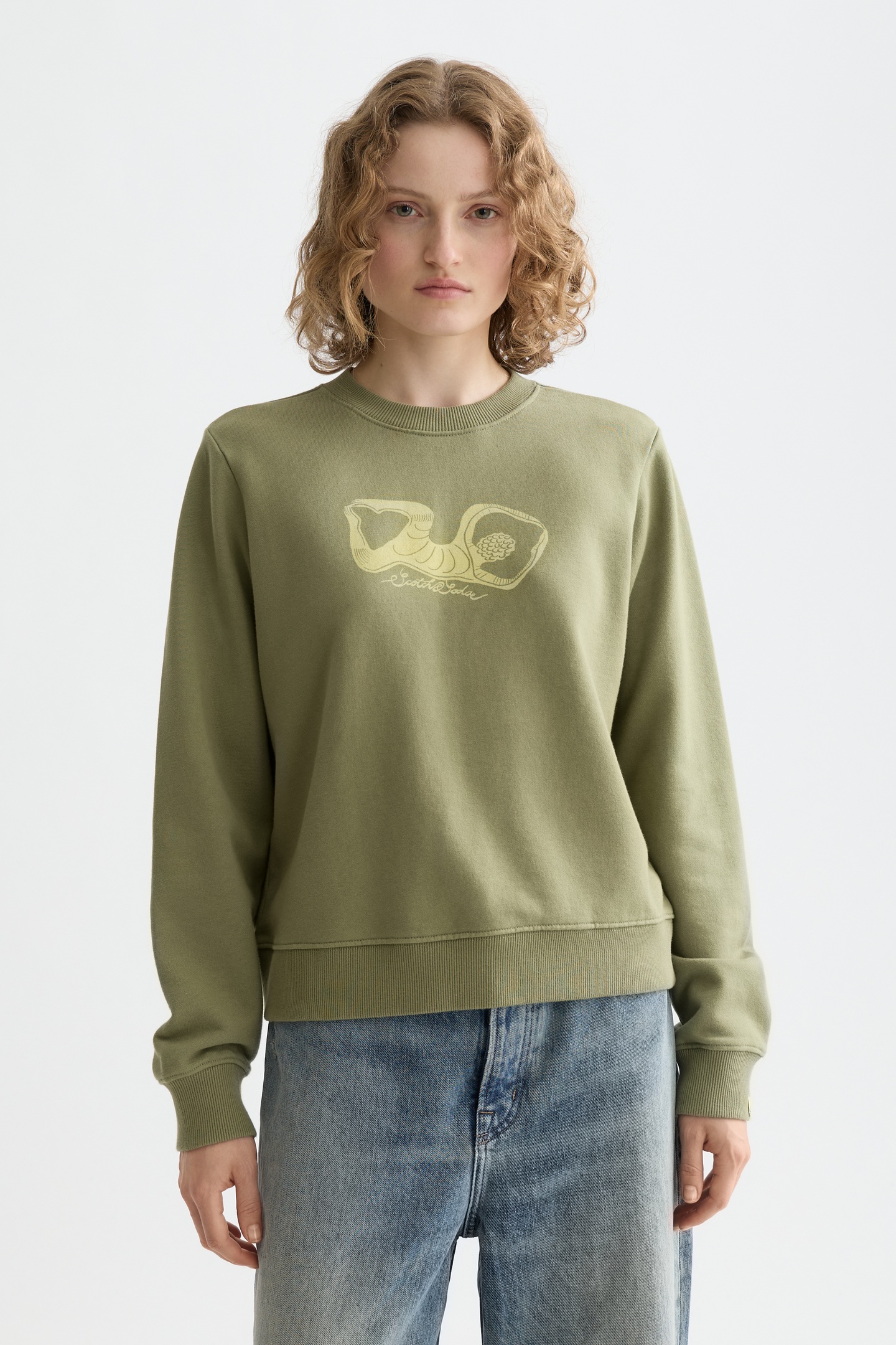 Scotch & Soda Regular Fit Chest Artwork Sweater Oil Green Maat: L | Sweaters Outlet | Dames | Groen