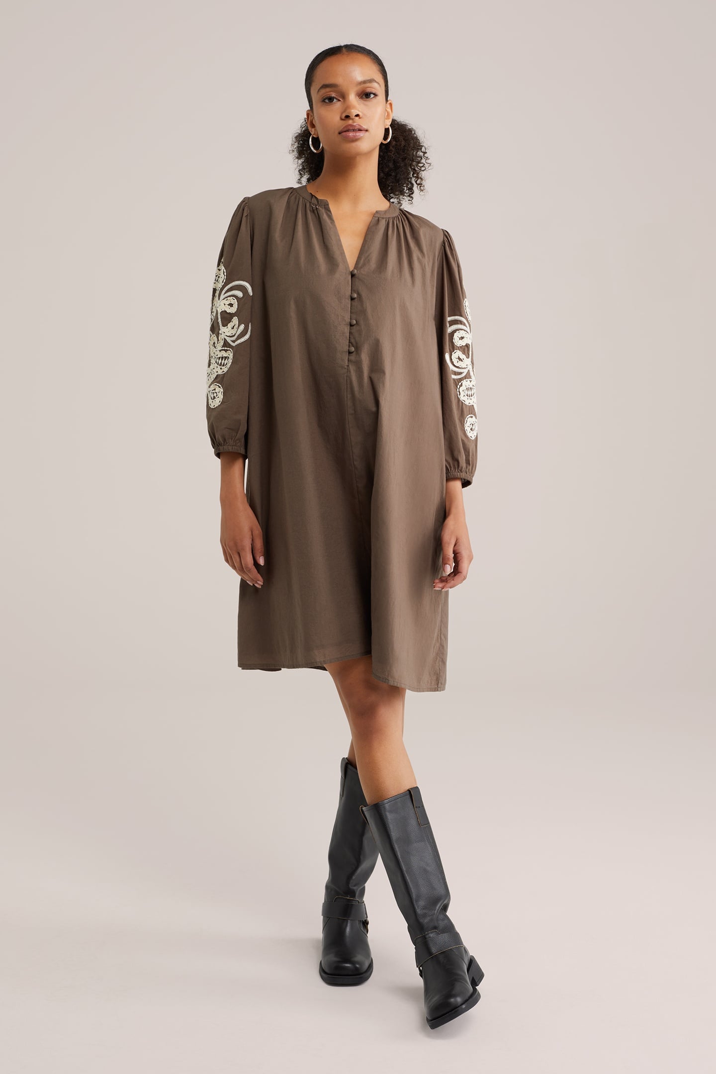 We Fashion Dress Short Army Green Maat: XL | Blousejurken Outlet | Dames | Bruin