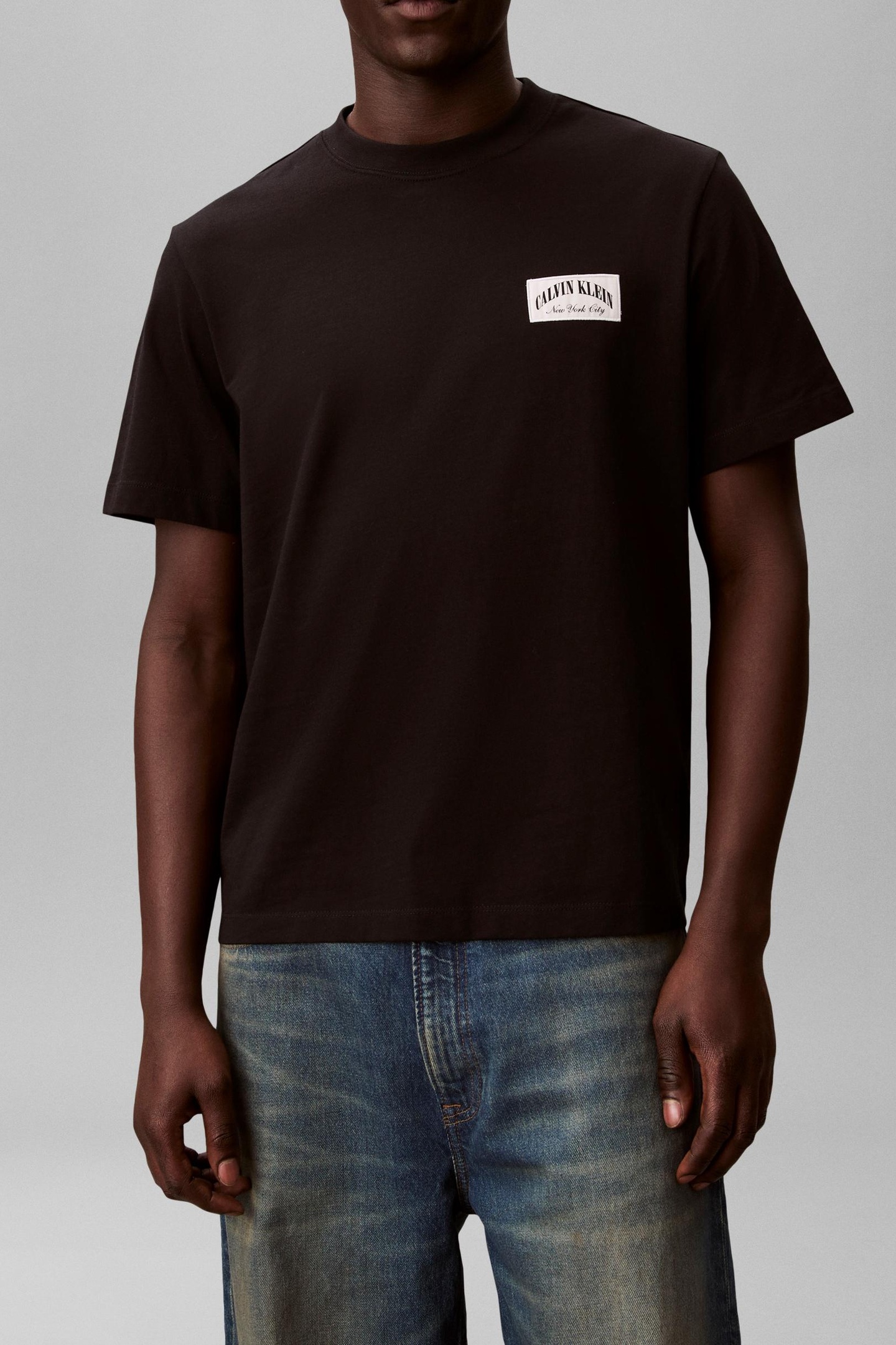 Calvin Klein Ss 20s Easy Collegia Tee Black Maat: M | Basic T-Shirts Outlet | Heren | Zwart