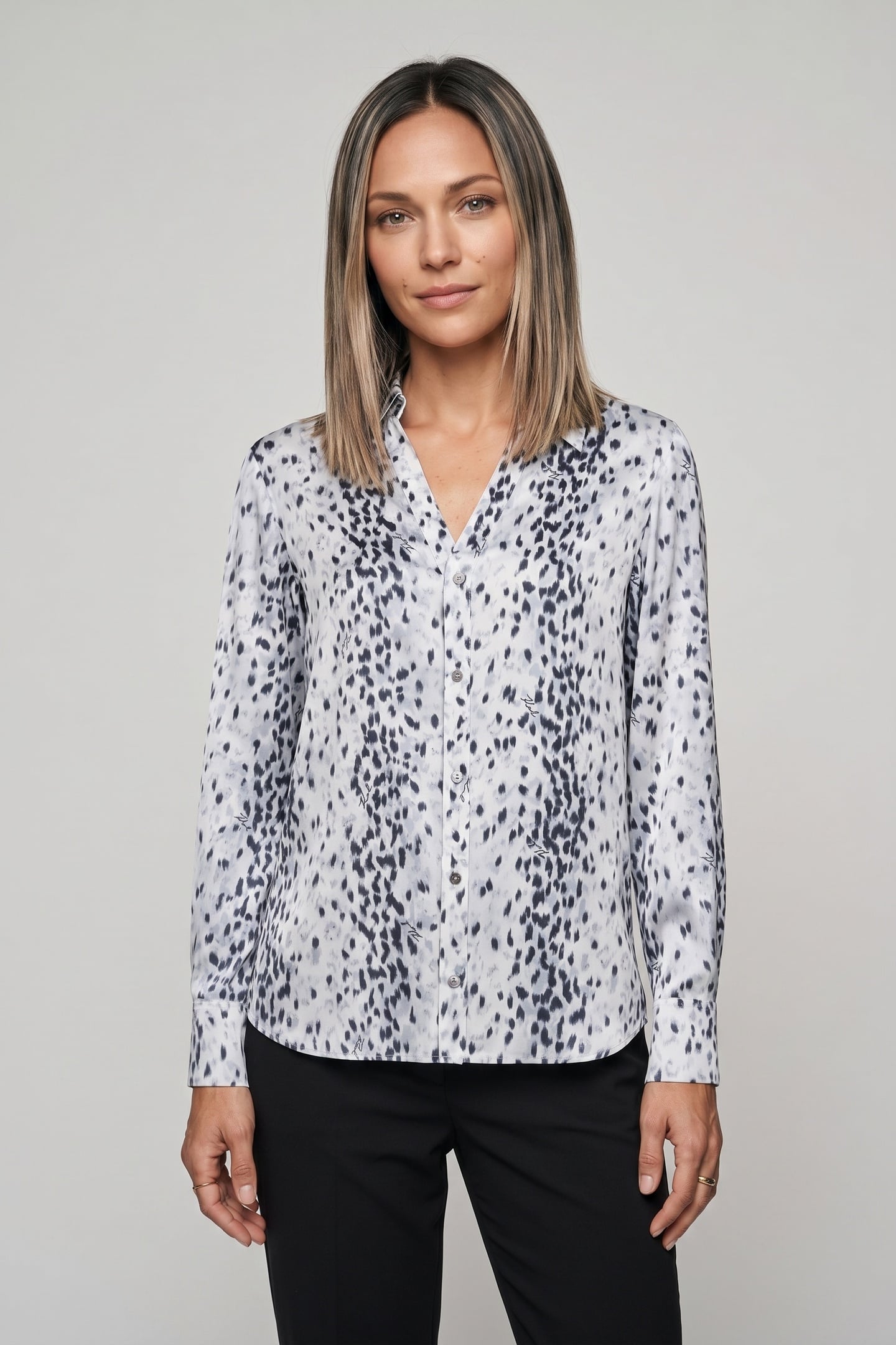 Karl Lagerfeld Snow Leo Blouse Karl Snow Leopard Maat: 46 | Blouses Outlet | Dames | Wit