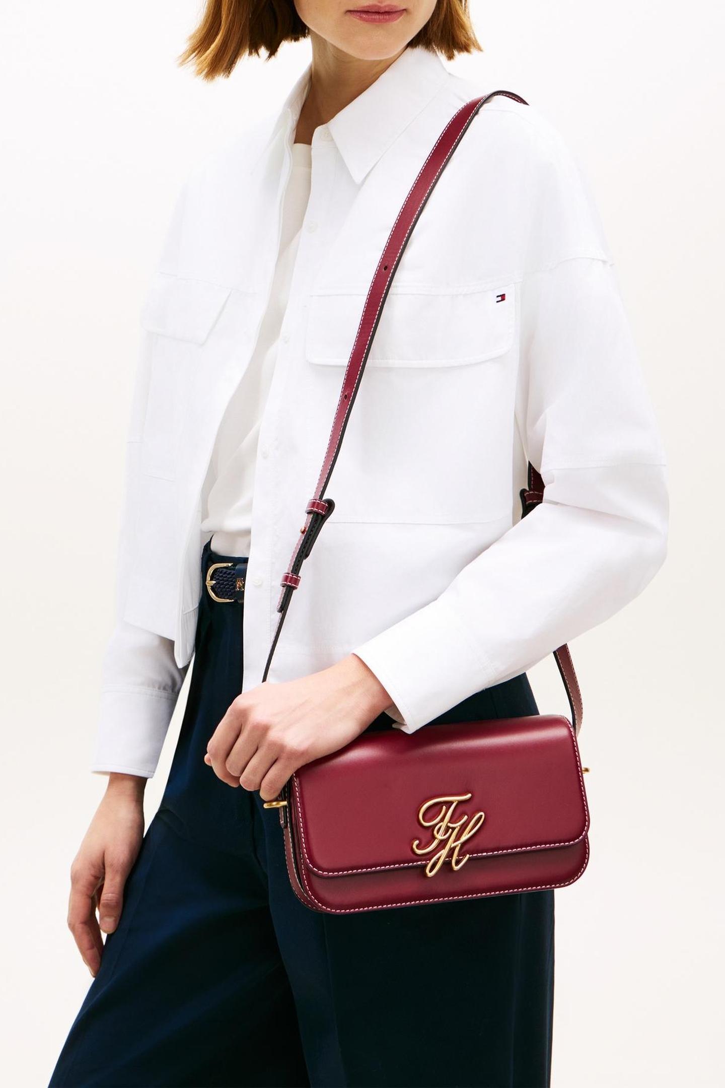 Tommy Hilfiger Script Flap Crossover Velvet Maroon Maat: OS | Handtassen Outlet | Dames