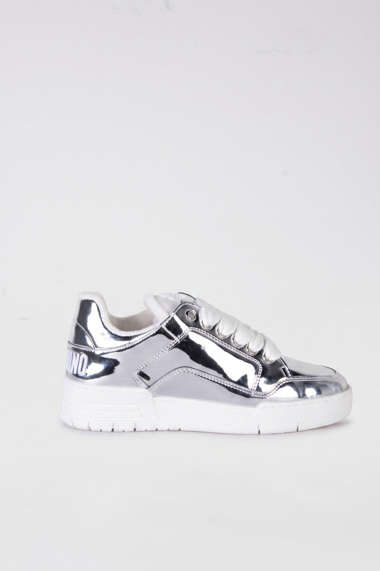 Moschino Calfskin Sneakers Silver Maat: 39 | Sneakers Outlet | Dames | Zilver