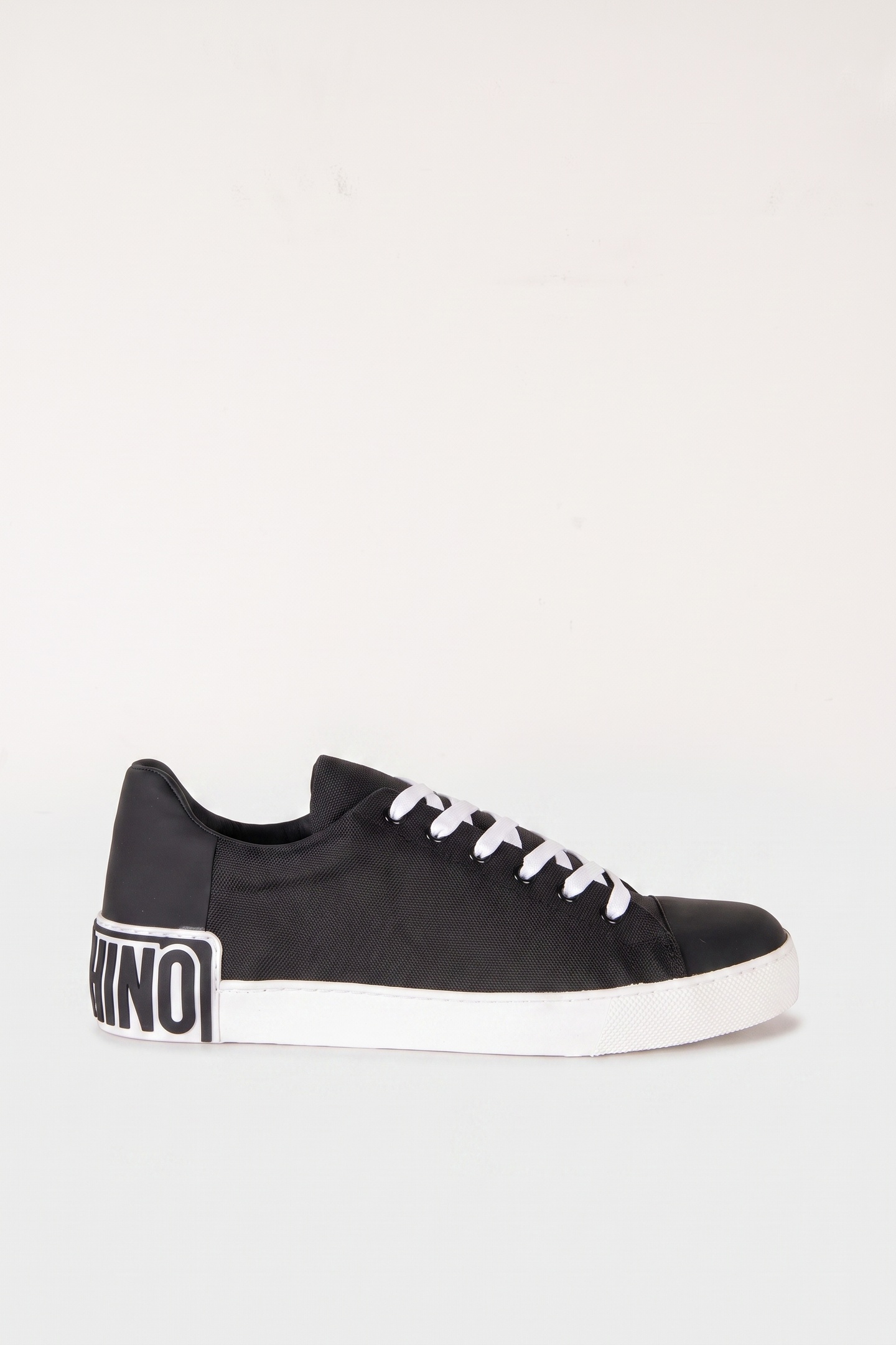 Moschino Calfskin Sneakers Black Maat: 46 | Sneakers Outlet | Heren | Zwart