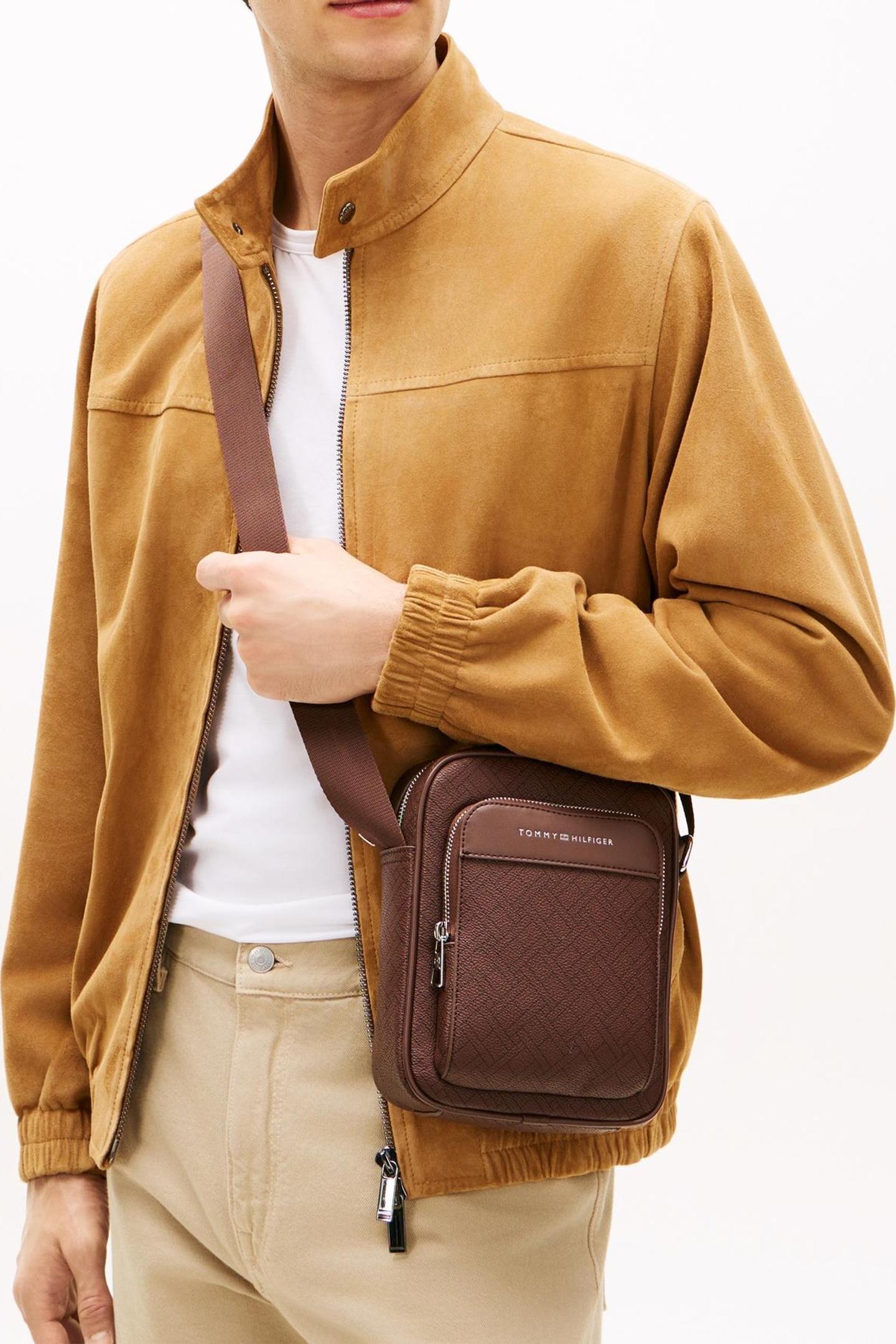 Tommy Hilfiger Flag Monogram Mini Crossover Coffee Bean Maat: OS | Tassen Outlet | Heren | Bruin