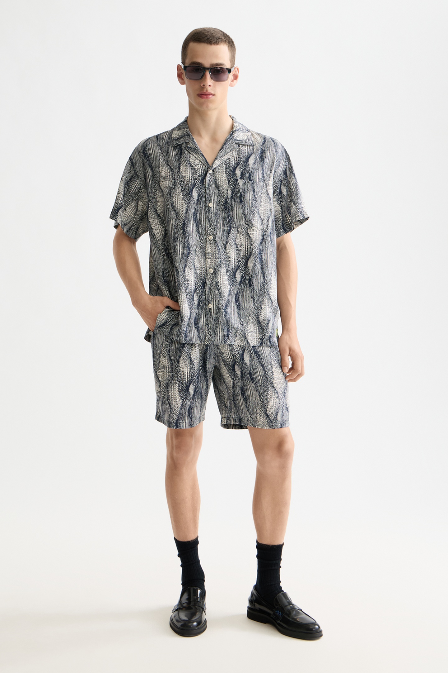 Scotch & Soda Printed Short-sleeved Tencel Shirt Batik Logo Print Navy Aop Maat: XXL | Casual Overhemden Outlet | Heren | Blauw